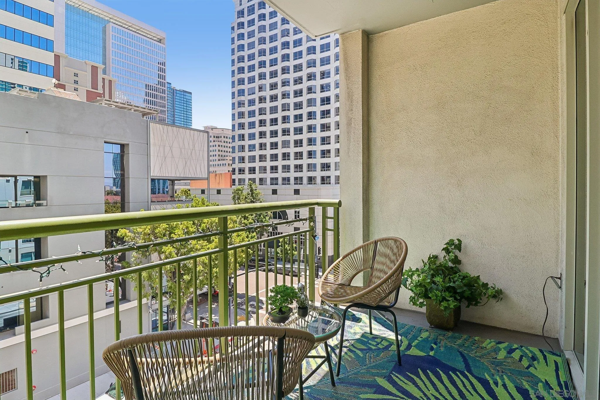 https://cdn.realtyfeed.com/cdn/127/260015815/a977cc04790ee51c5305b4c9a0773201.webp