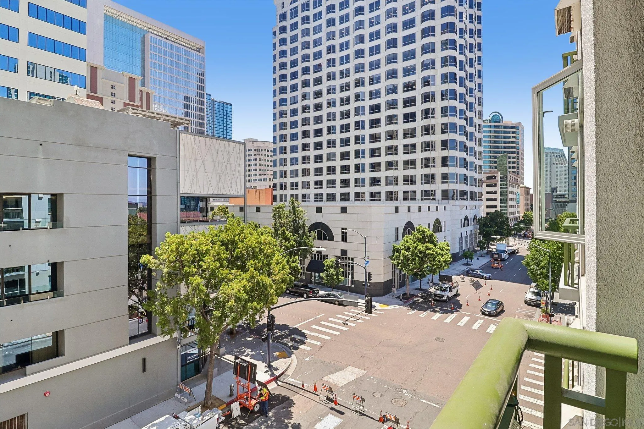 https://cdn.realtyfeed.com/cdn/127/260015815/aa759543c08165e61ecc0fe6d6eb73e1.webp