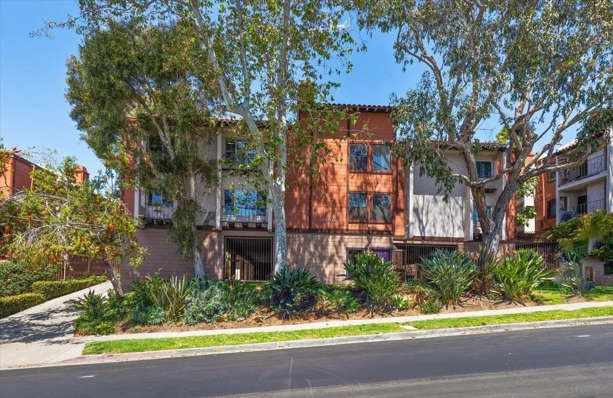 https://cdn.realtyfeed.com/cdn/127/260015821/8c4ae56b8c3cfad71970acb719a4b3c1.webp