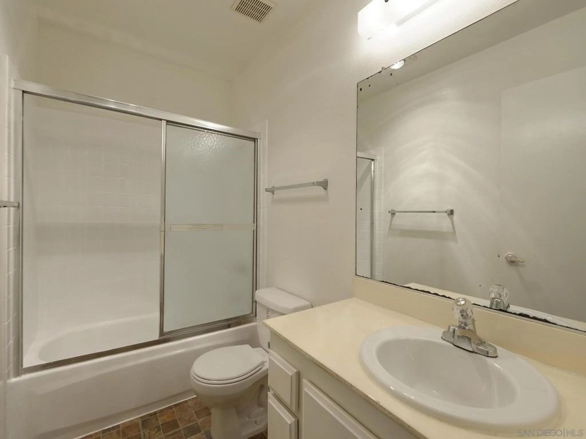 Photo #12: 260015826 Listing: Photo #12