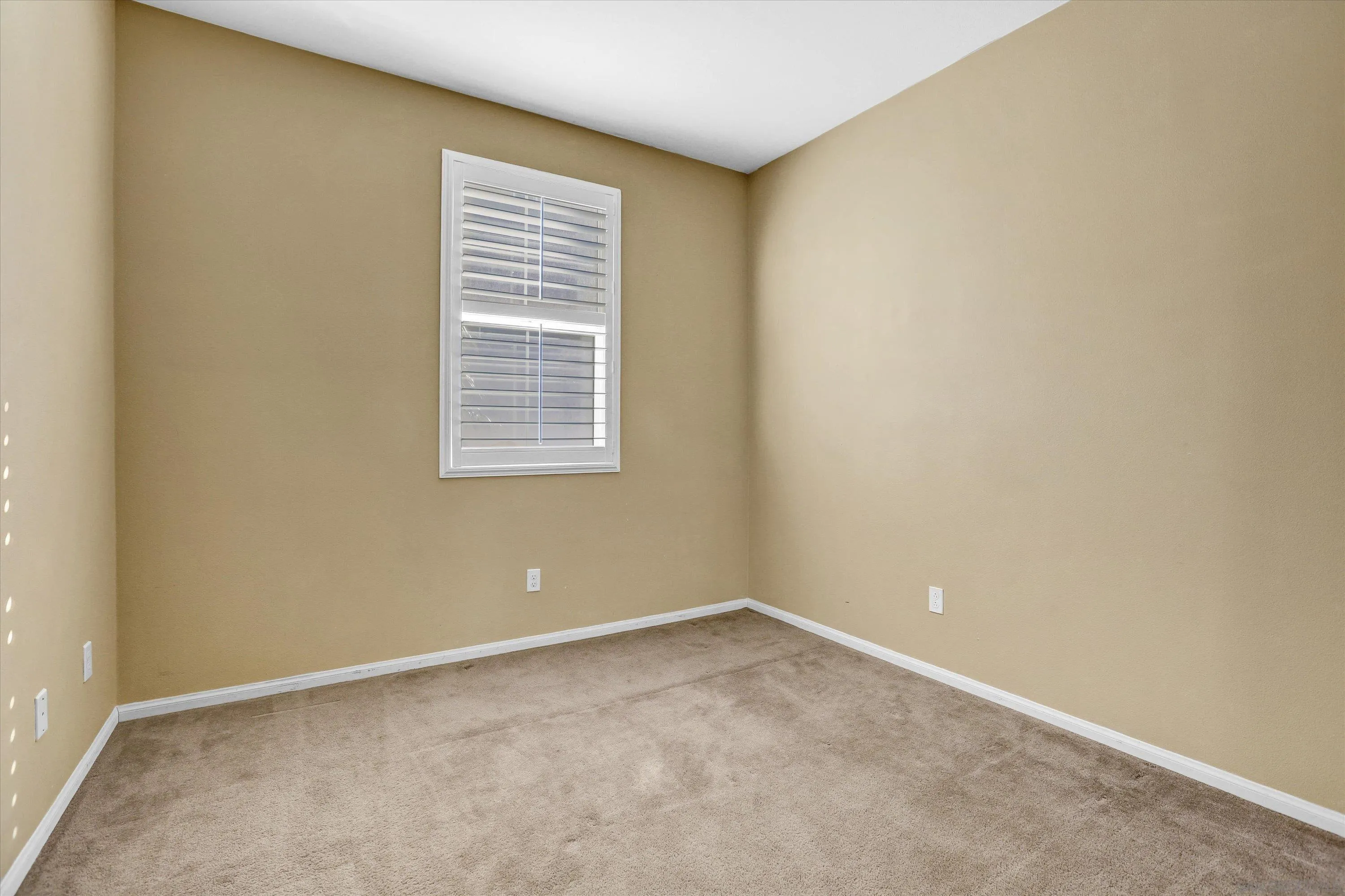 https://cdn.realtyfeed.com/cdn/127/260015829/49f282cb69aca61a2c3db64569198922.webp