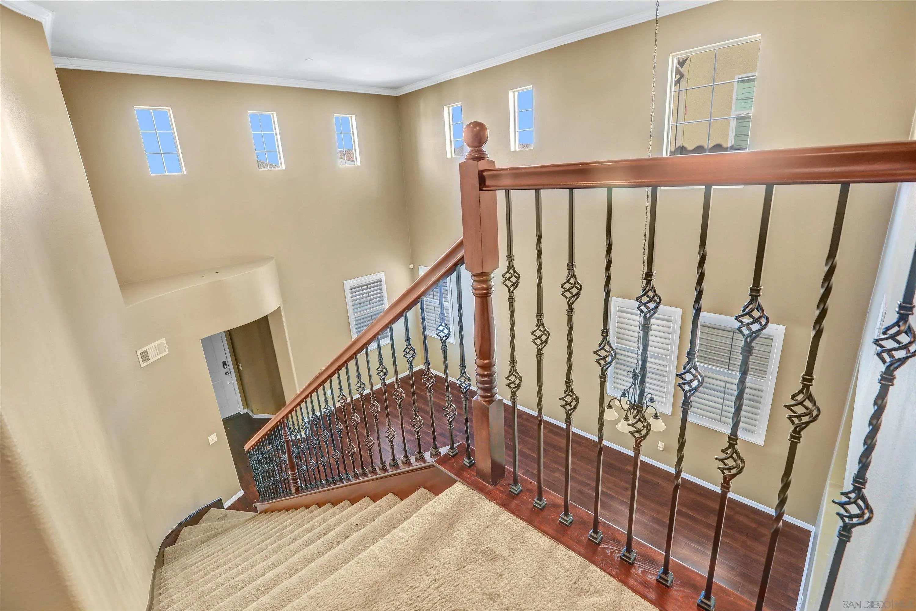 https://cdn.realtyfeed.com/cdn/127/260015829/7dd406e1eb9806015028c9c94c891080.webp