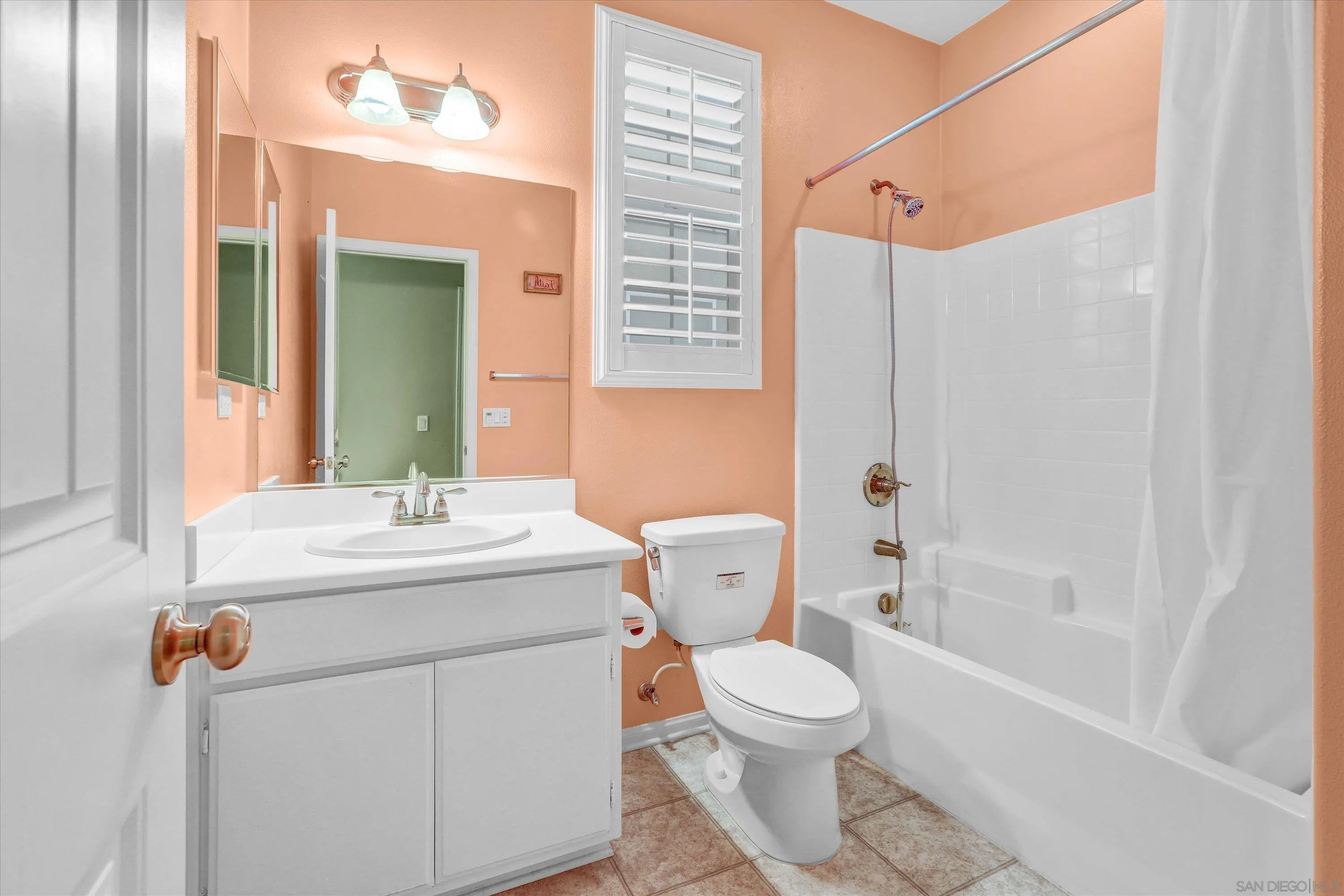 https://cdn.realtyfeed.com/cdn/127/260015829/7fb9502b9373793045b0119ea1e4f766.webp