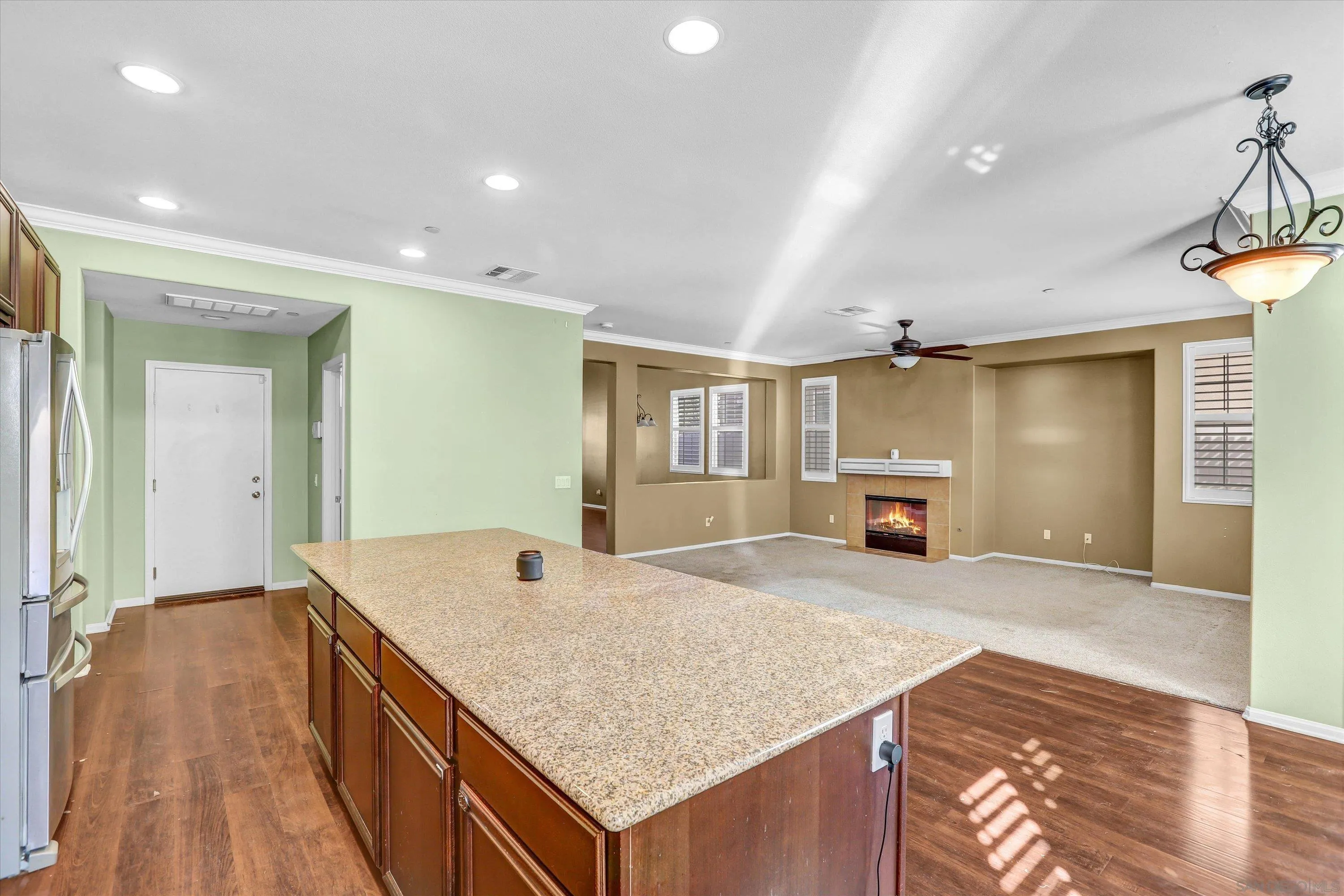 https://cdn.realtyfeed.com/cdn/127/260015829/849c7447e8acf750696075603b5f3e4a.webp