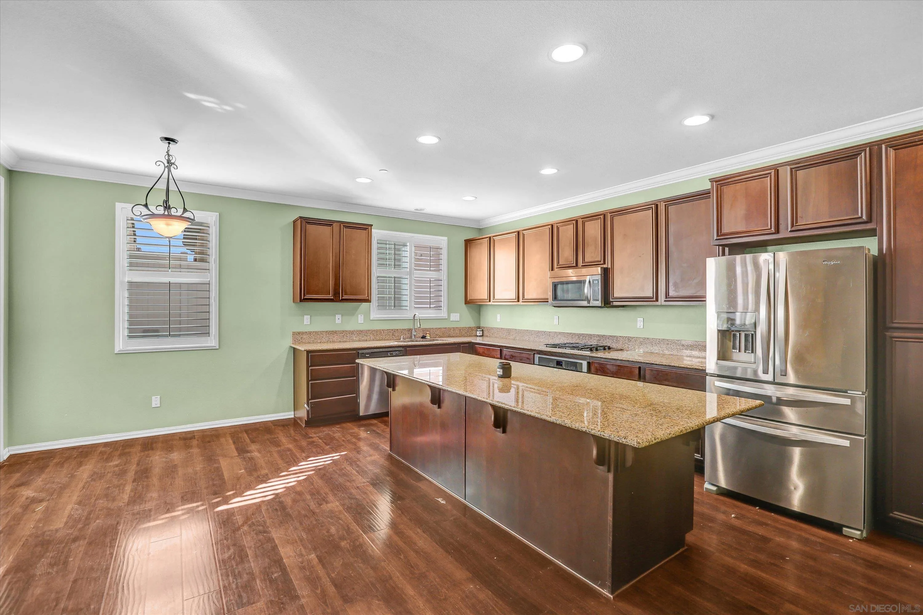 https://cdn.realtyfeed.com/cdn/127/260015829/a5fa0b6734b217dffd12a994a1255497.webp