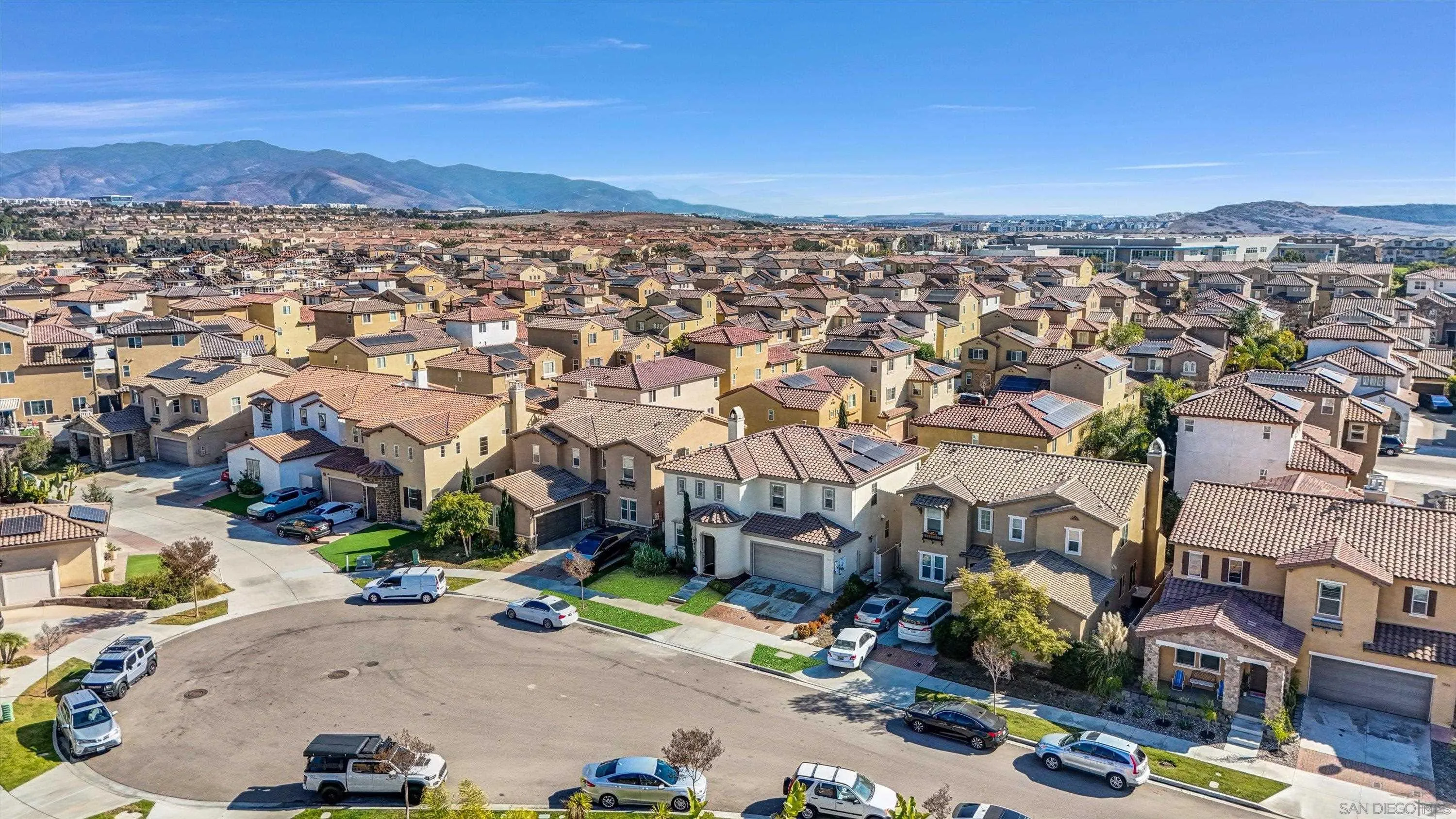 https://cdn.realtyfeed.com/cdn/127/260015829/aa9c97daf74d38a64bdd43651adee577.webp