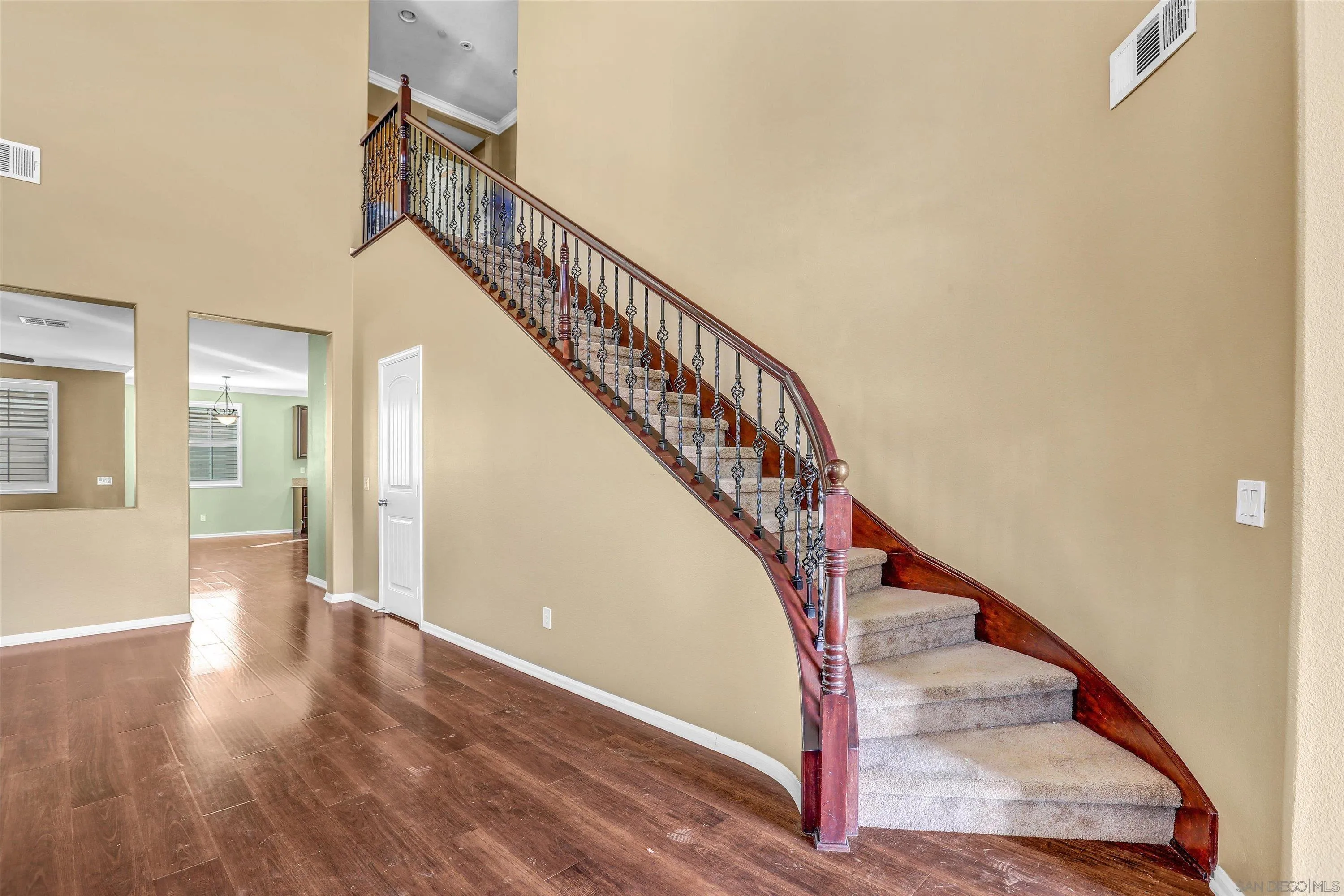 https://cdn.realtyfeed.com/cdn/127/260015829/e898390b8110f54bf3dc1522c47216c4.webp