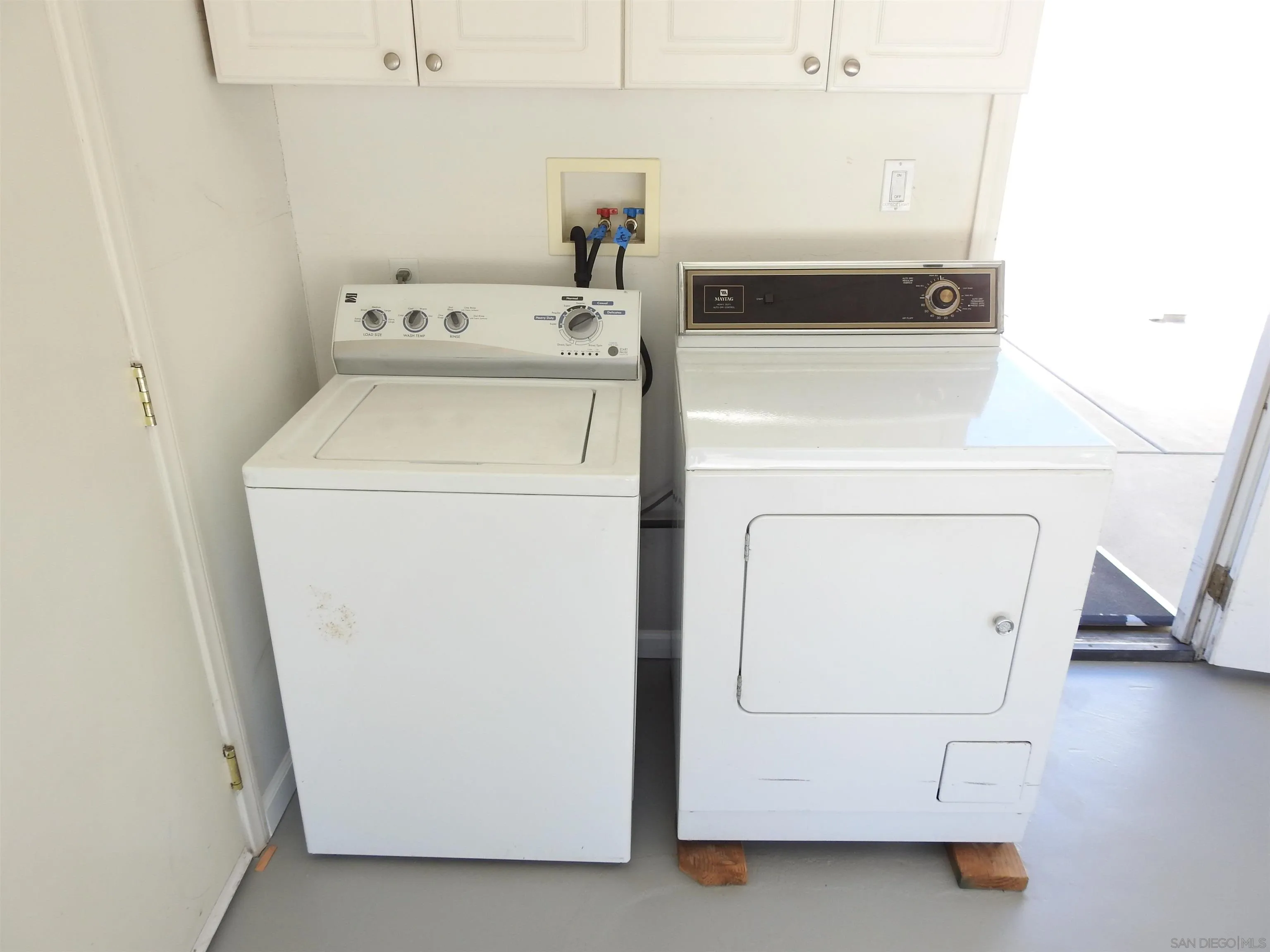 https://cdn.realtyfeed.com/cdn/127/260015830/06abf32bd3baaa3d7232ca78718964f9.webp