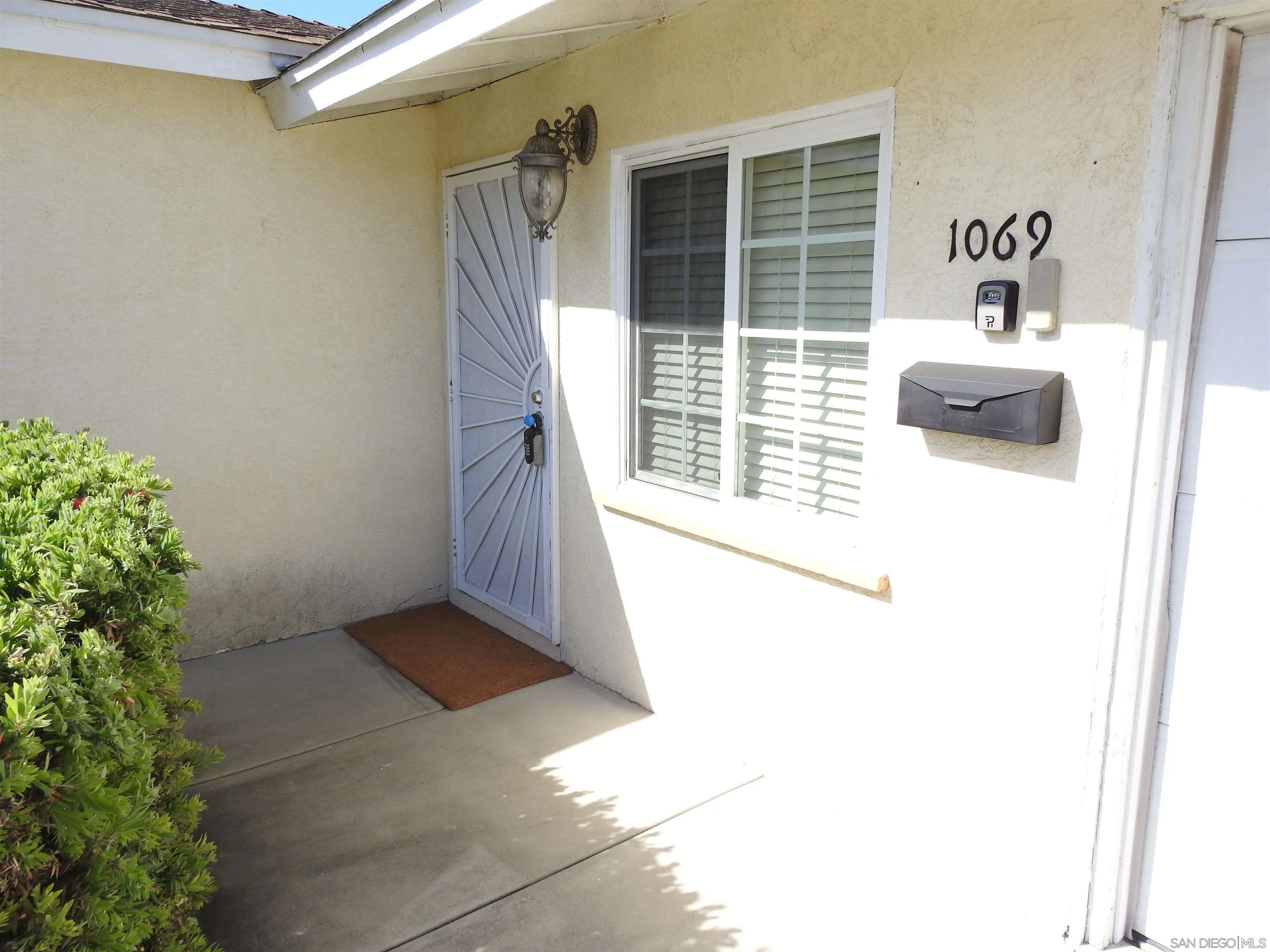 1069 Woodhaven Drive, Spring Valley, CA 91977 - Photo 5 of 53, Spring Valley, CA