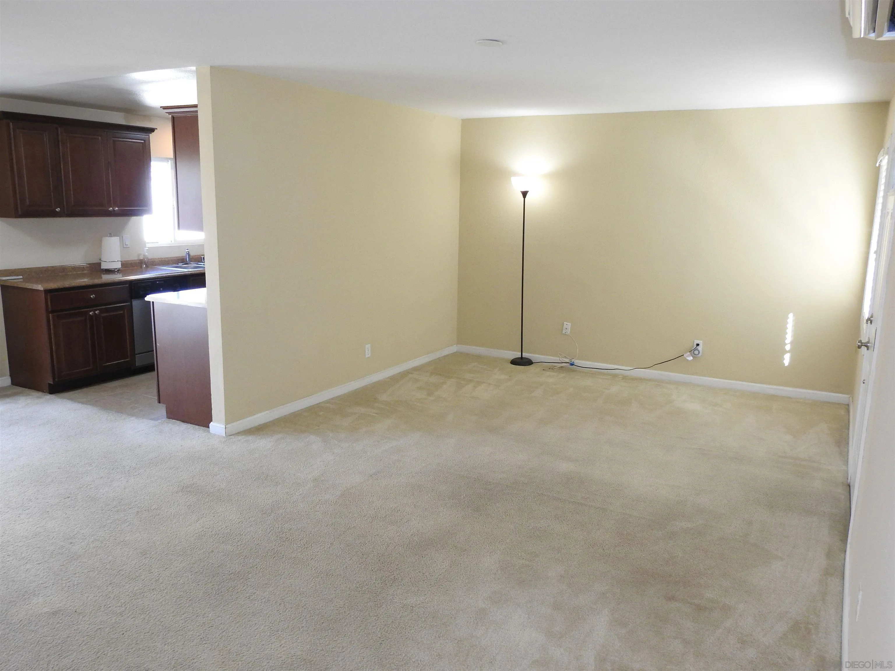 https://cdn.realtyfeed.com/cdn/127/260015830/18a69f636d733aec32ac10dbdbd0a538.webp