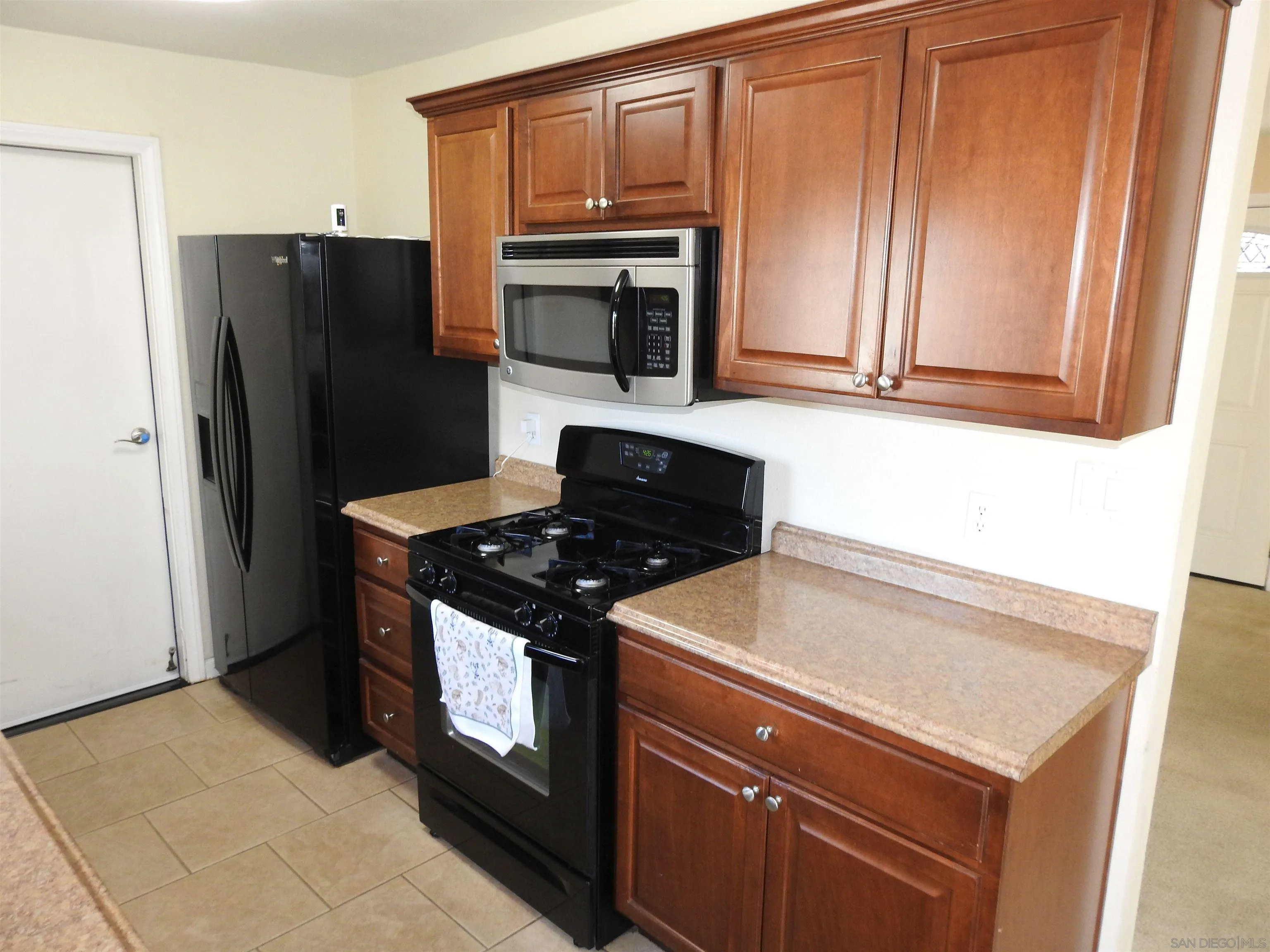 https://cdn.realtyfeed.com/cdn/127/260015830/1a06706b94f9e8f380afb43d4ab3a875.webp