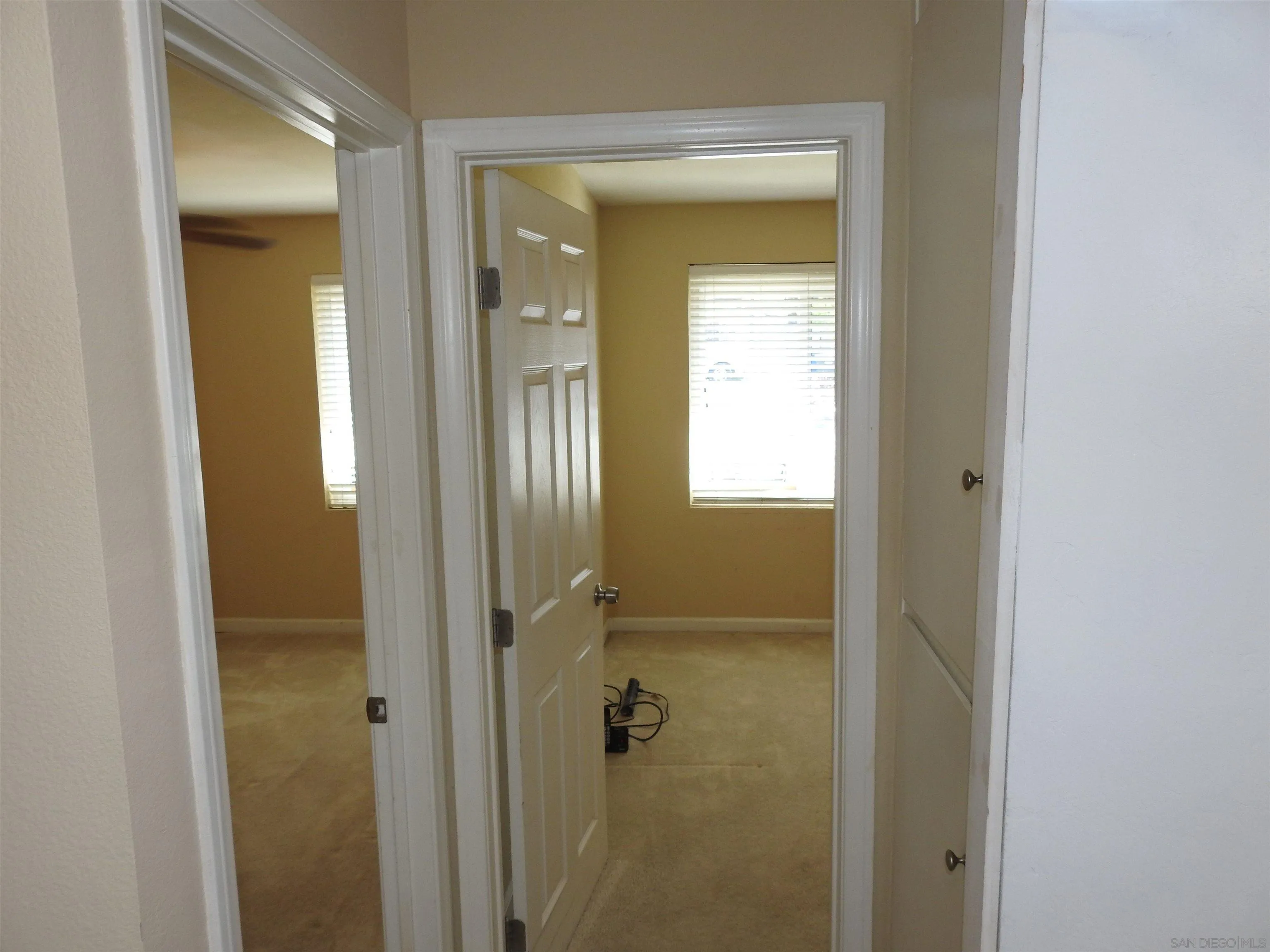 https://cdn.realtyfeed.com/cdn/127/260015830/4abc86ade478a4777fe85a372bb0bffb.webp