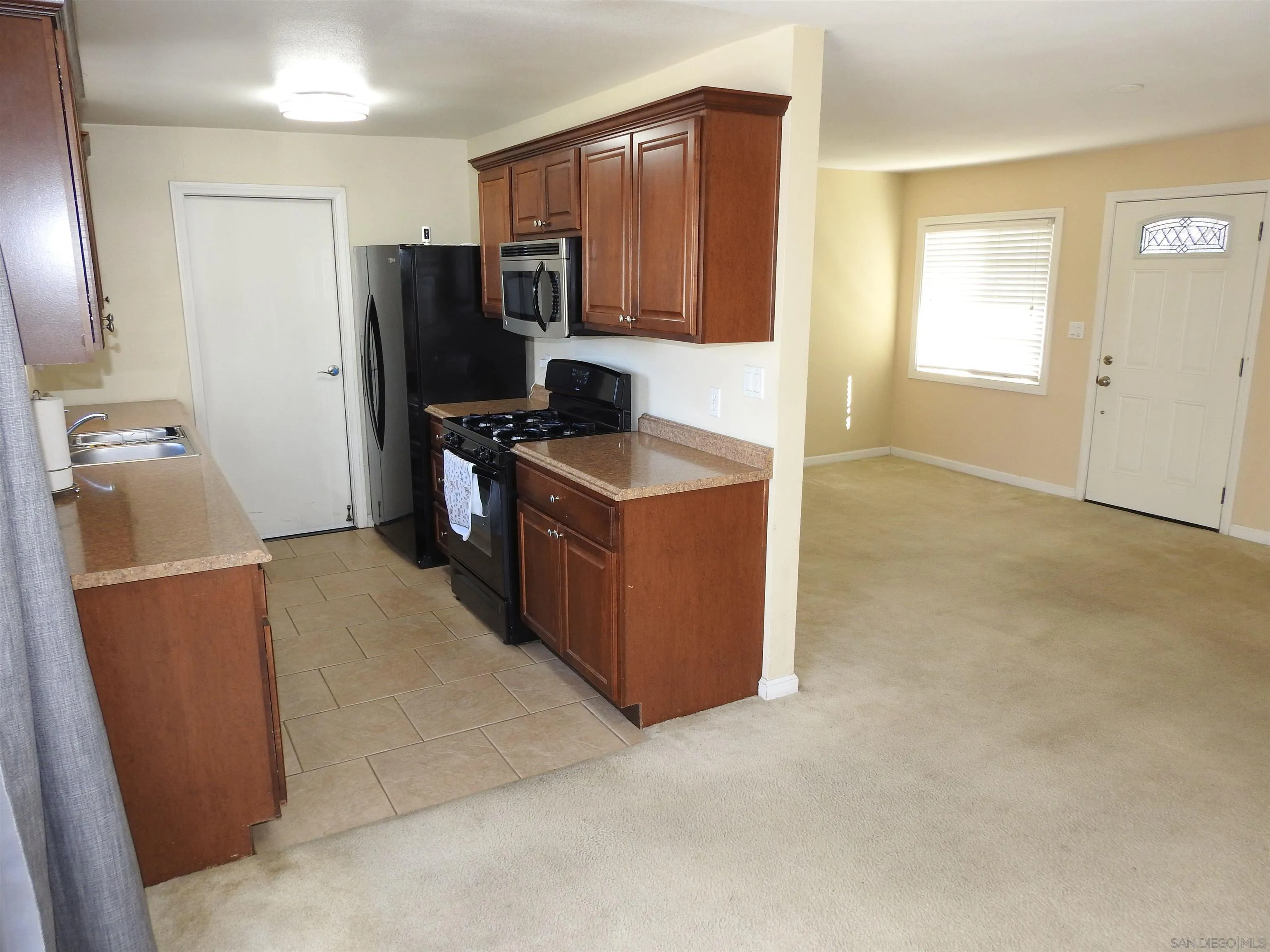 https://cdn.realtyfeed.com/cdn/127/260015830/4dd7a817207730b76d5df6c718eeb88d.webp