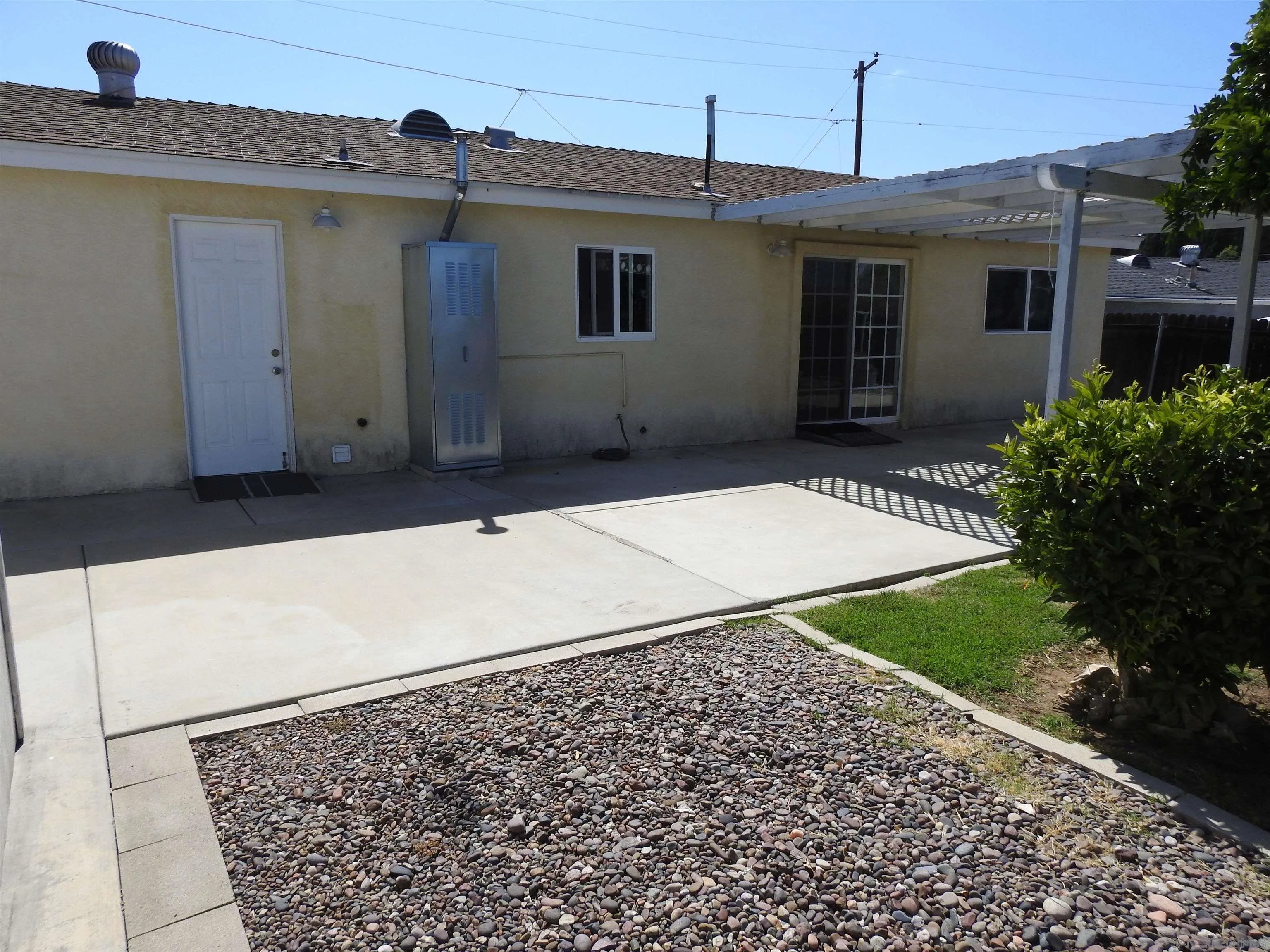 https://cdn.realtyfeed.com/cdn/127/260015830/9232b1a49dfbc0490af2db57c379d0bd.webp