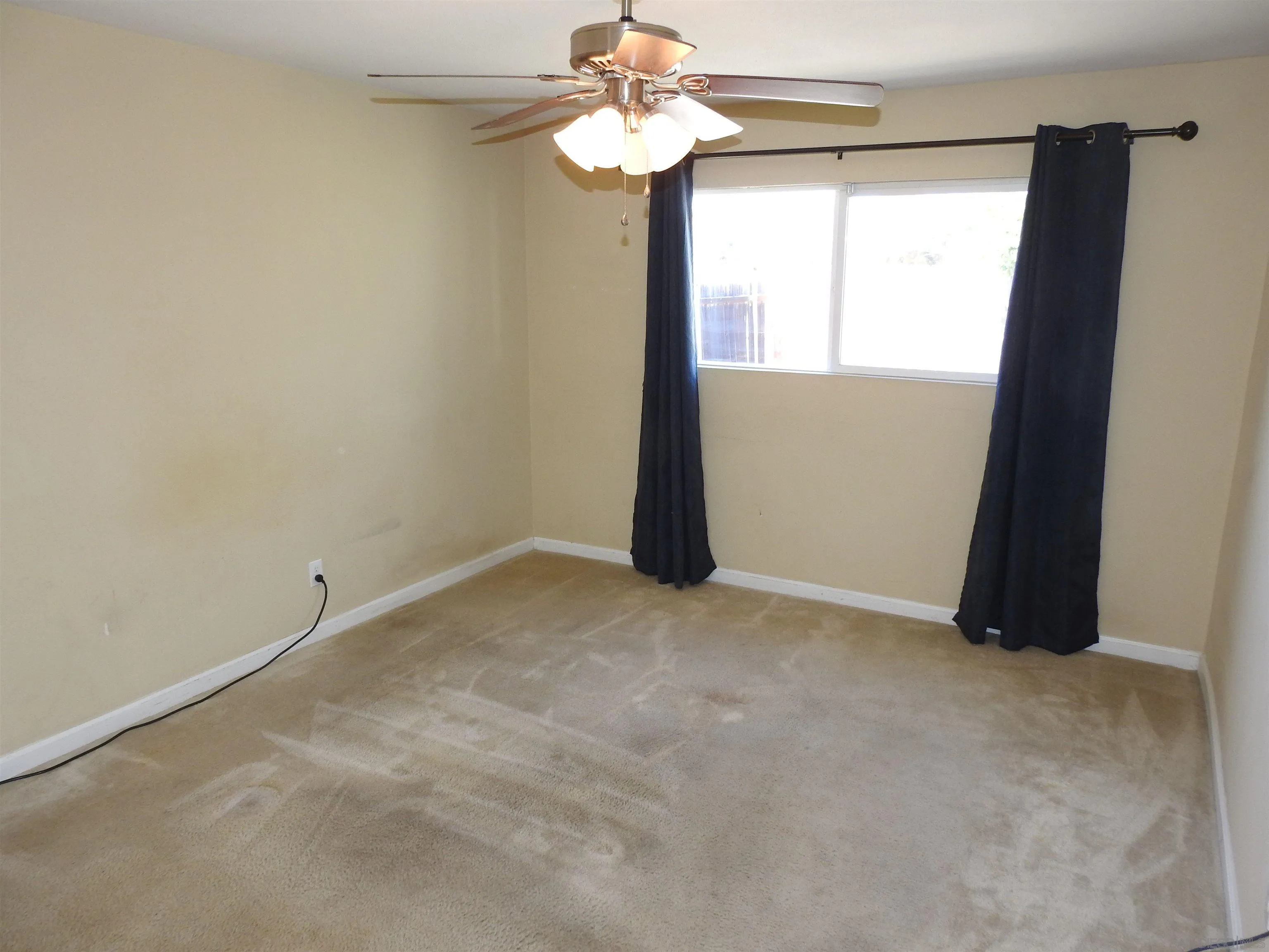 https://cdn.realtyfeed.com/cdn/127/260015830/956e2f0deece4f96706332218a7cc158.webp