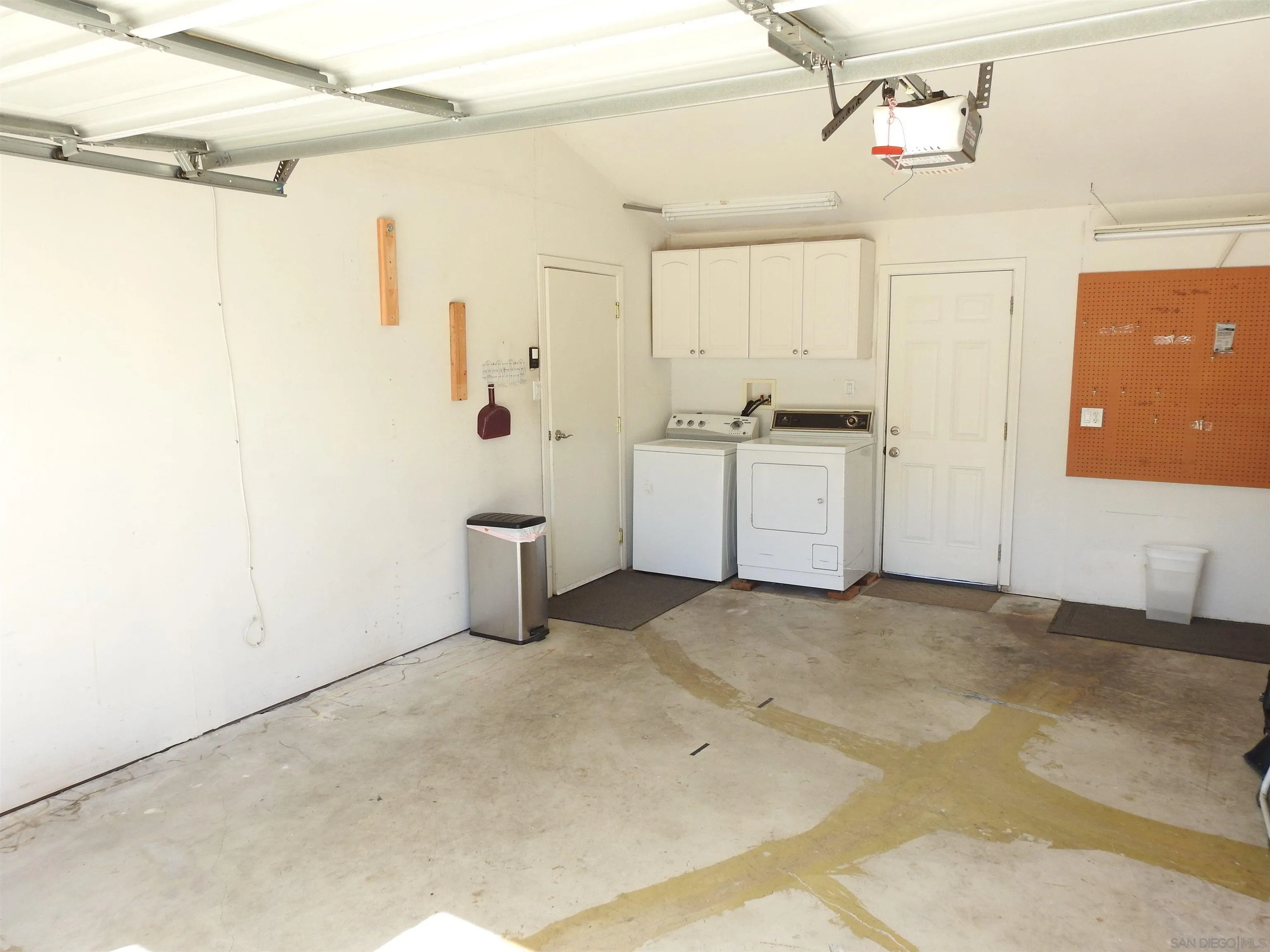 https://cdn.realtyfeed.com/cdn/127/260015830/f207f72c60ddc9020c1c30d993616341.webp