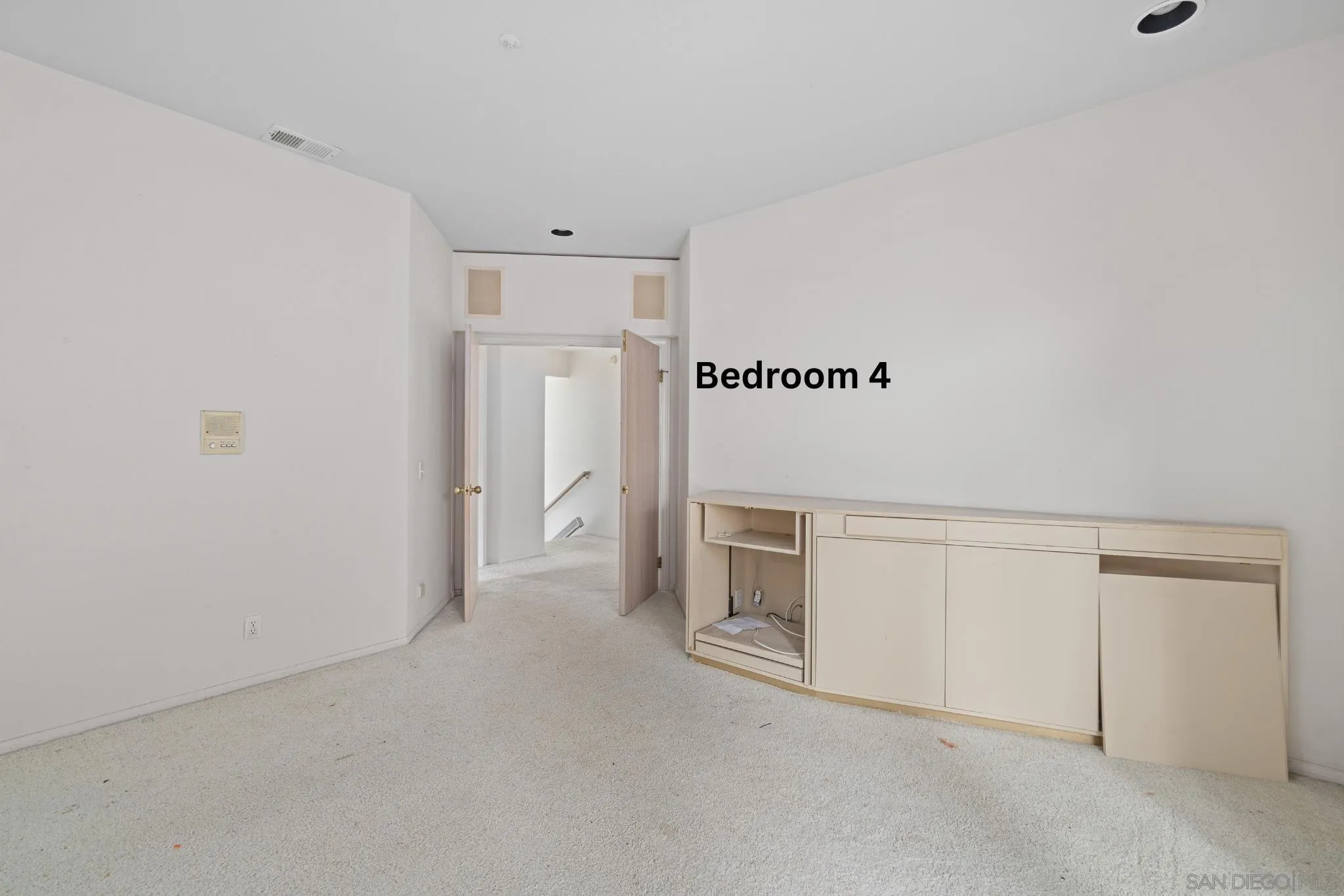 https://cdn.realtyfeed.com/cdn/127/260015832/0c972cfac49dd7935ebfcf75dd7d0513.webp