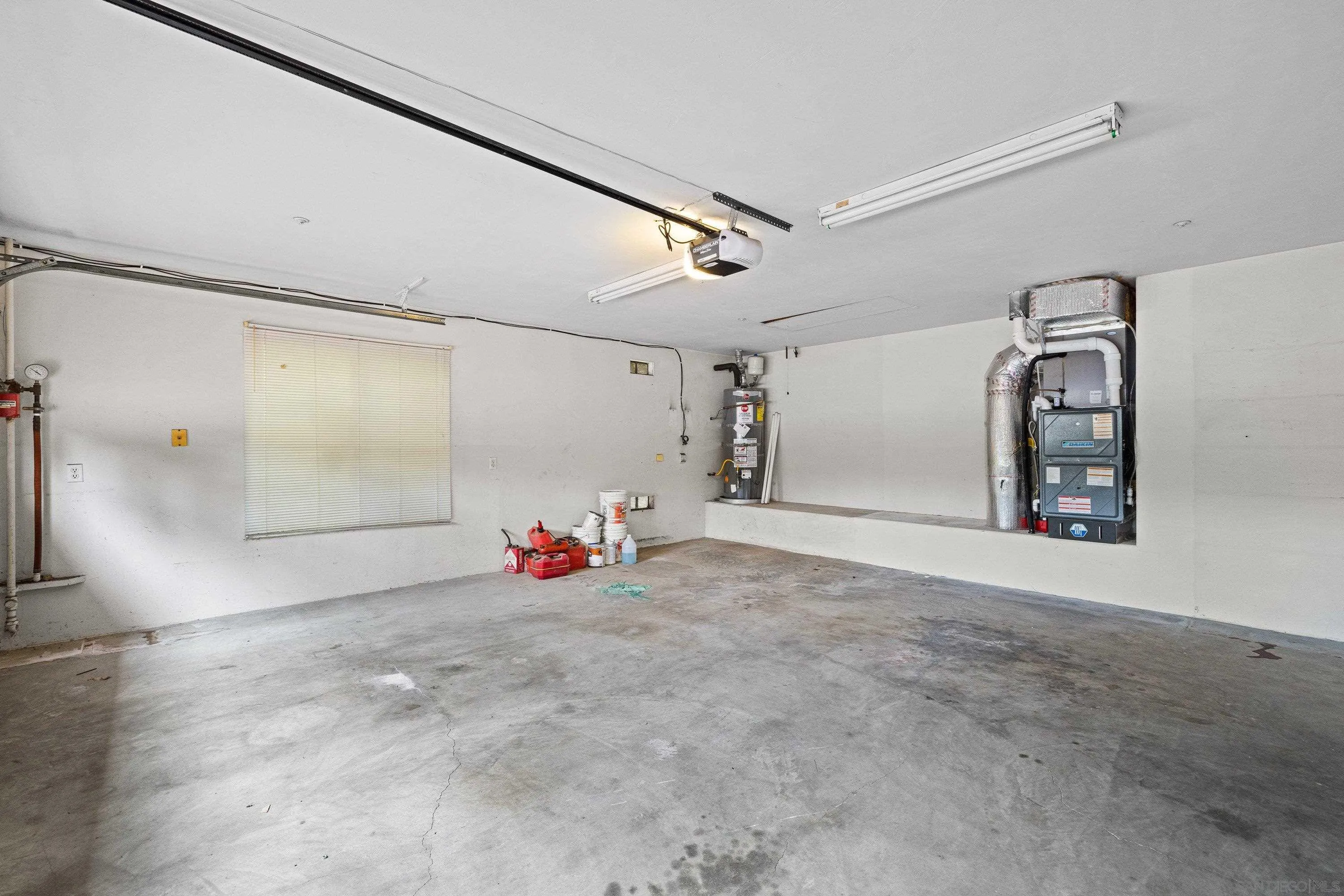 https://cdn.realtyfeed.com/cdn/127/260015832/5520a6b35695e6af6de40bb3a3fbbda6.webp