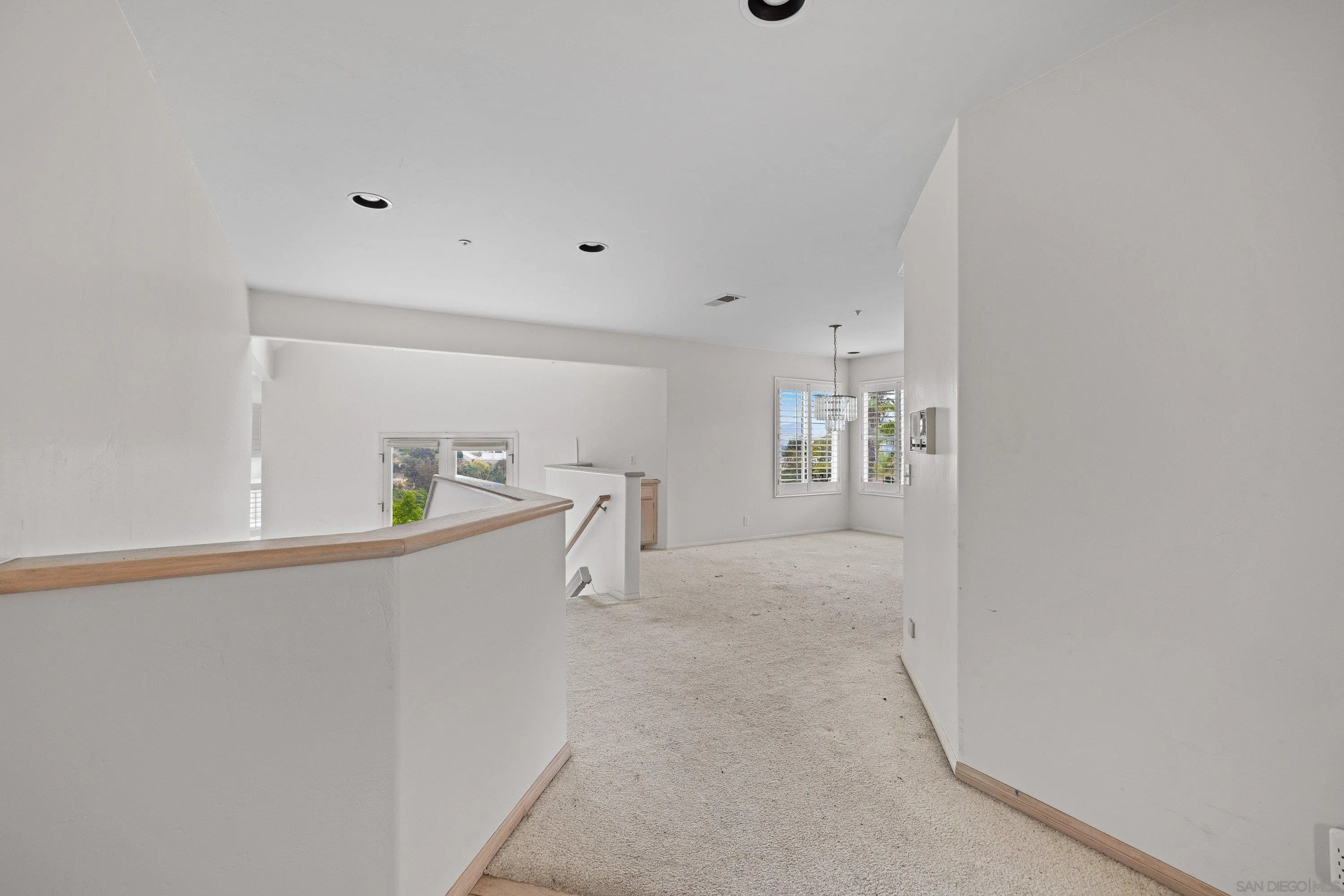 https://cdn.realtyfeed.com/cdn/127/260015832/5aa17adf0c76e523604d4092b45d32e9.webp