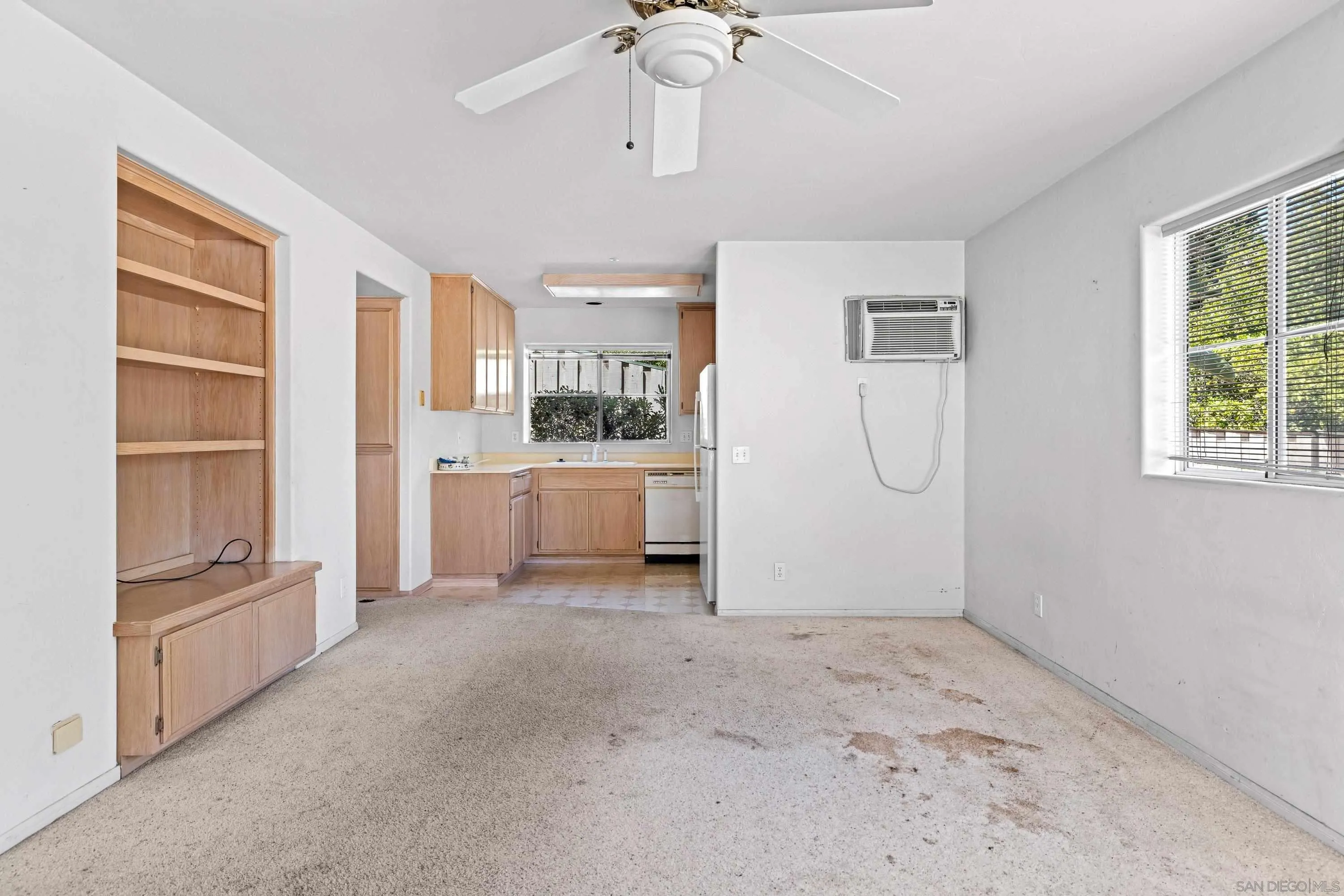 https://cdn.realtyfeed.com/cdn/127/260015832/996f6cced0b5b35b3a44c0a622486ee5.webp