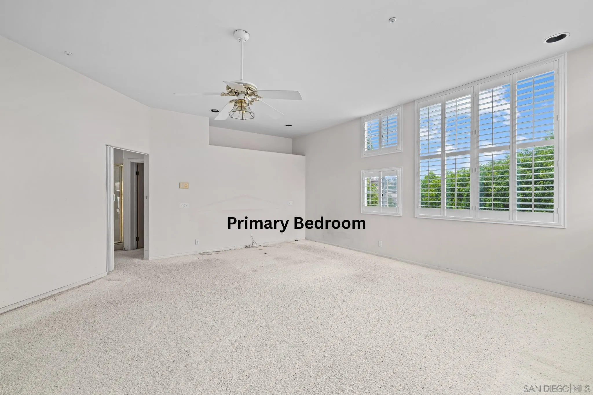 https://cdn.realtyfeed.com/cdn/127/260015832/a4a618d9999ac14b52d2a0334dea2b66.webp