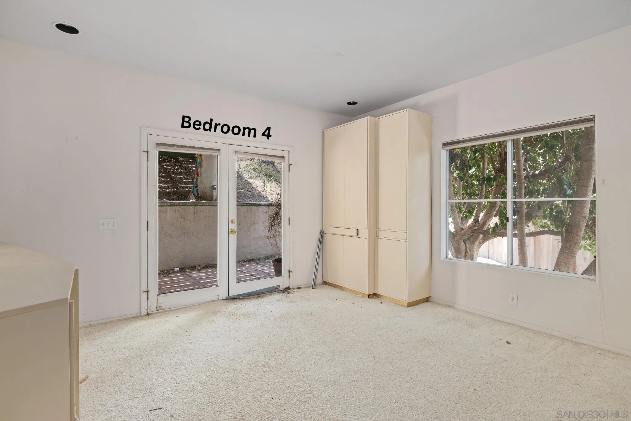 https://cdn.realtyfeed.com/cdn/127/260015832/aa2cb5ae4ade4c5a36f7ace5a849c220.webp