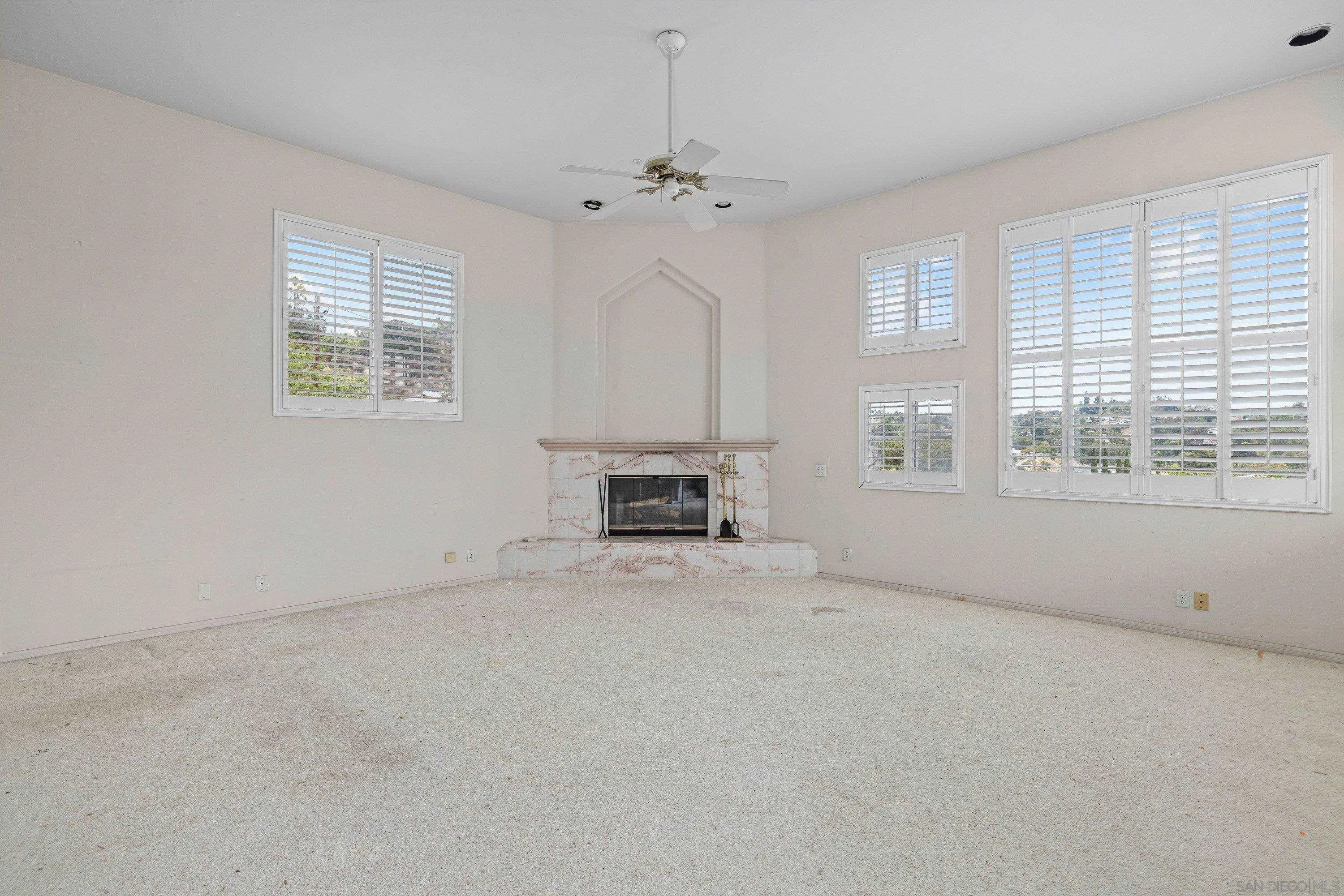 https://cdn.realtyfeed.com/cdn/127/260015832/c0fa9114cb209b35c17a5a1bff3b9dde.webp