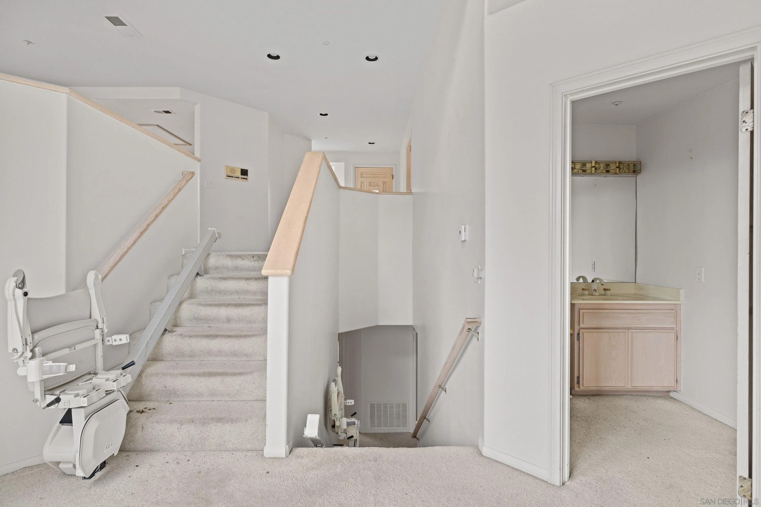 https://cdn.realtyfeed.com/cdn/127/260015832/cc4c8c7a6285b9bed63612d39112a514.webp