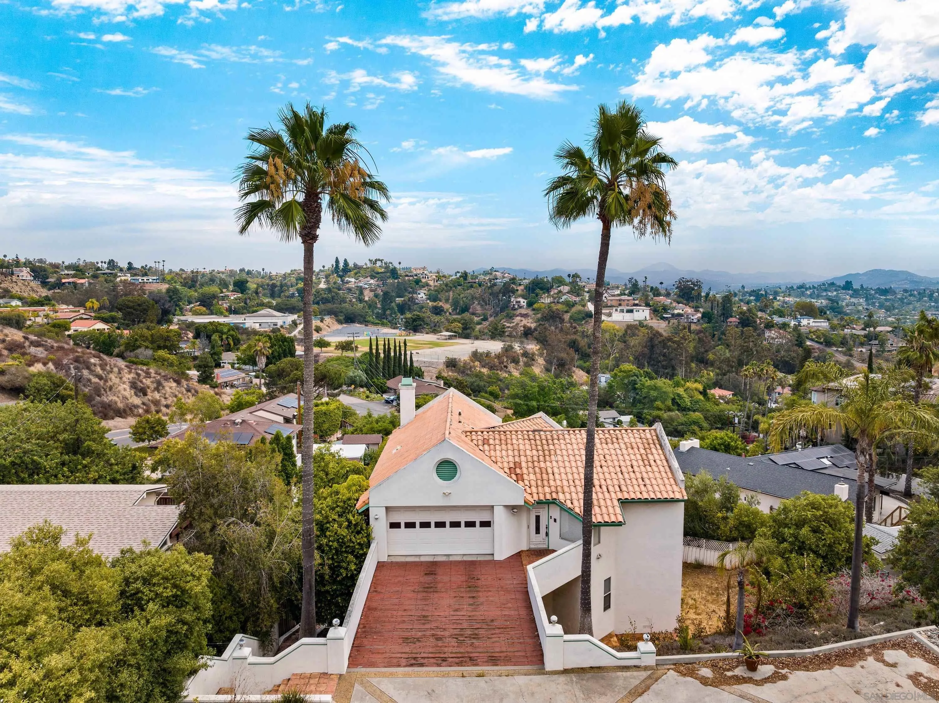 https://cdn.realtyfeed.com/cdn/127/260015832/e761739a24861a010dd27797019c9134.webp