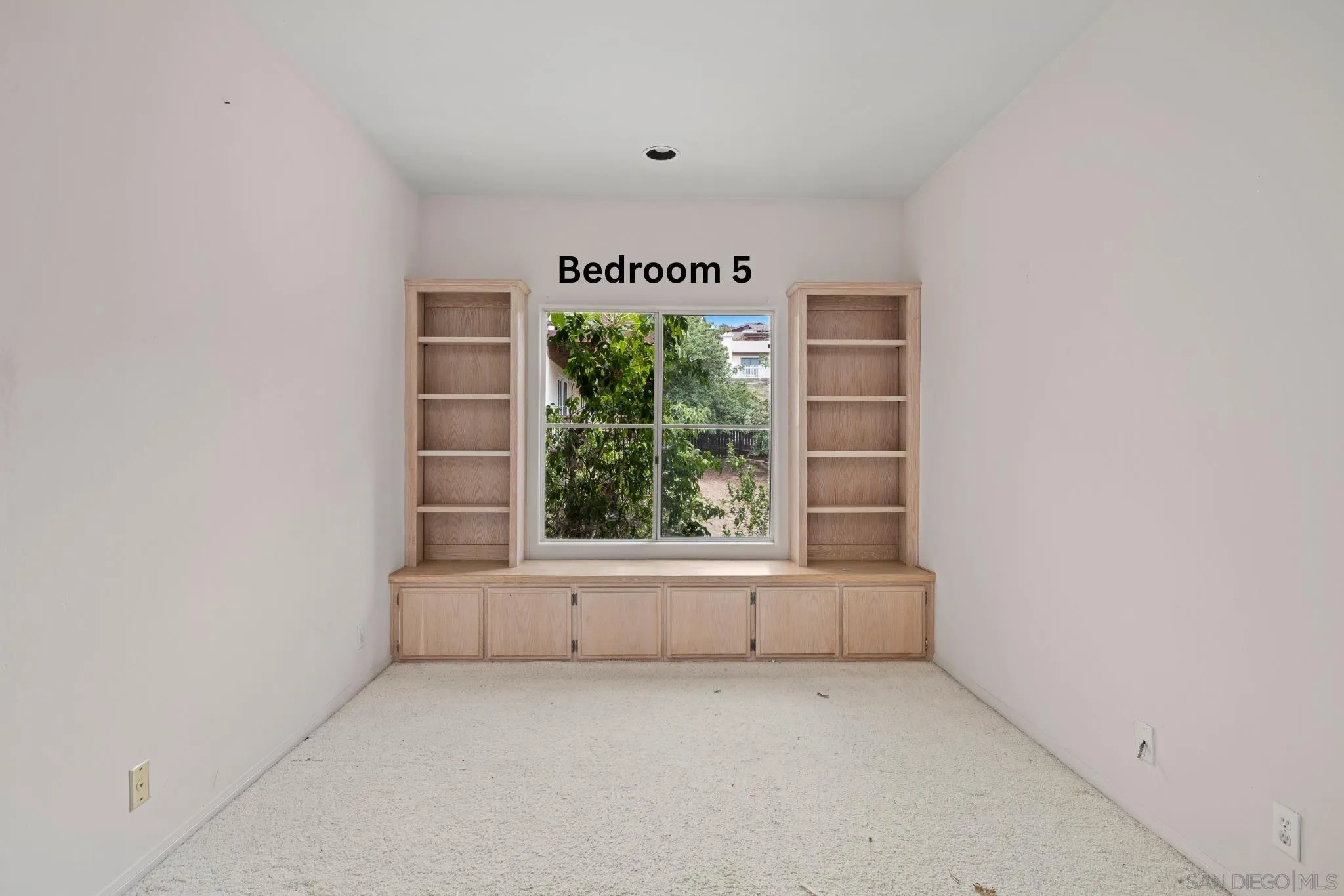 https://cdn.realtyfeed.com/cdn/127/260015832/fd0d559100e272d881fa74f4e7e8cbcc.webp