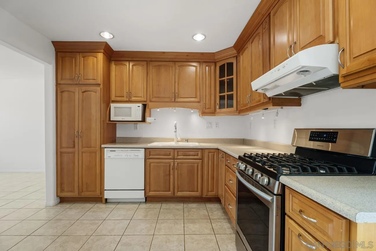 5204 Chollas Pkwy, San Diego, CA 92105 - Photo 3 of 26, San Diego, CA