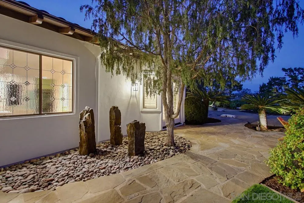 https://cdn.realtyfeed.com/cdn/127/260015839/1aa6ae0f424e47a2ad71268efb31cd52.webp