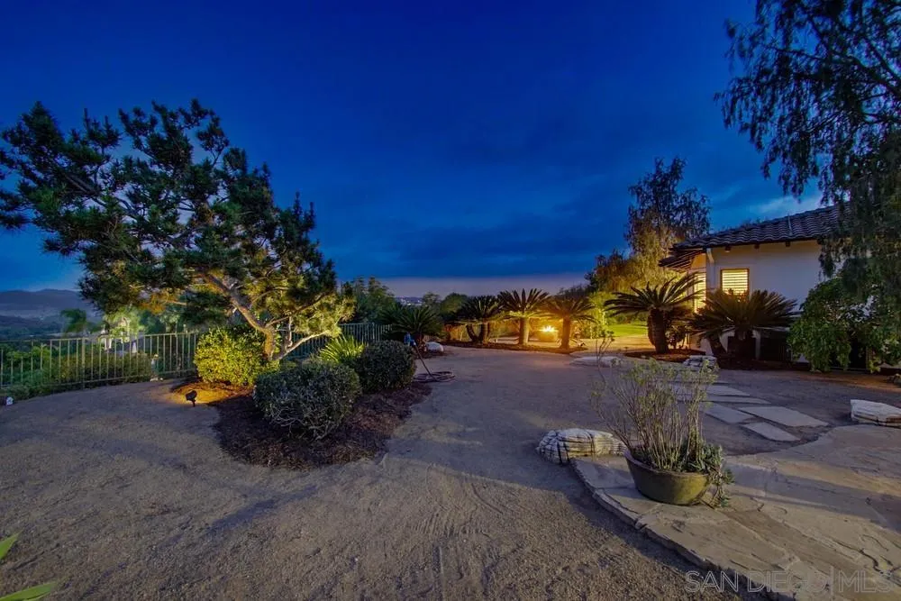 https://cdn.realtyfeed.com/cdn/127/260015839/403762ea4e99869ad8face10f2a1ea45.webp