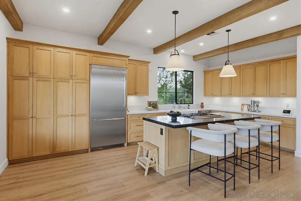 https://cdn.realtyfeed.com/cdn/127/260015839/57ae32b45fb686b73e1b5cd96bcbea47.webp