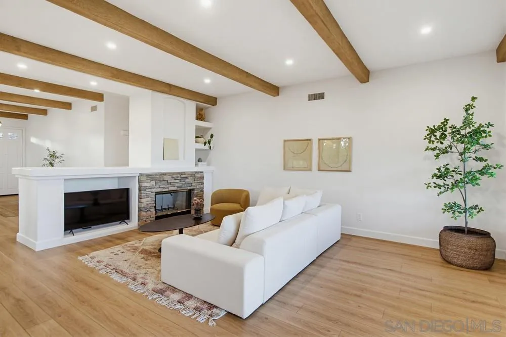 https://cdn.realtyfeed.com/cdn/127/260015839/68f0529237c2932fe001ca124b696ecf.webp