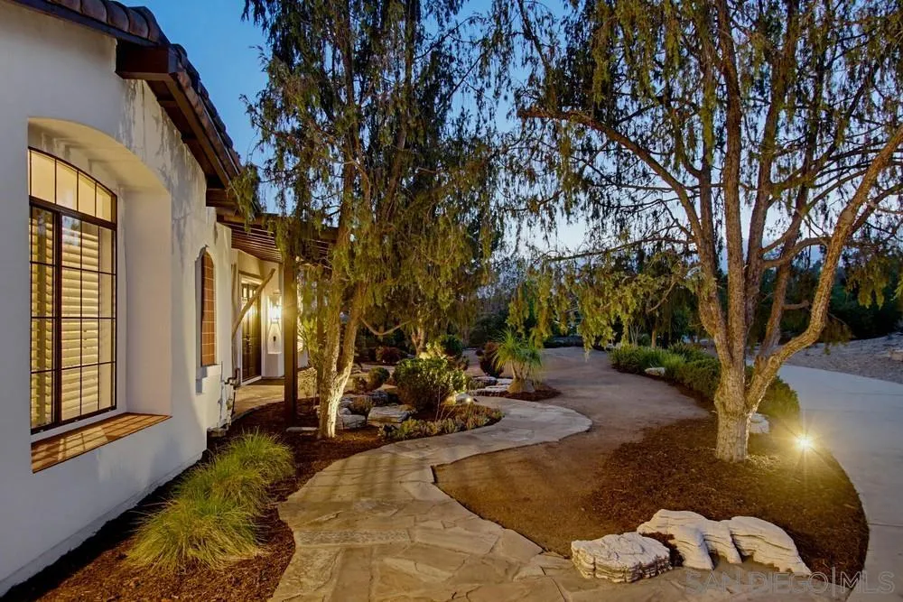 https://cdn.realtyfeed.com/cdn/127/260015839/6e18e5a9bed6ba16470c8a2bb671d02a.webp