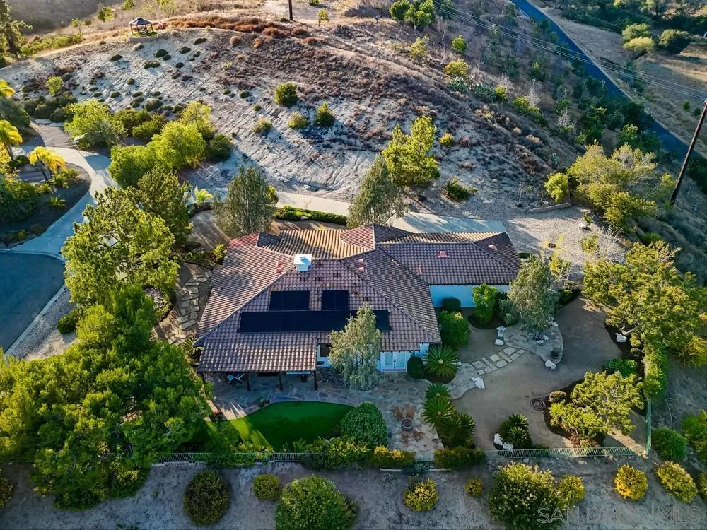 https://cdn.realtyfeed.com/cdn/127/260015839/e17f4a991e401e29785e04a4fdf97dbc.webp
