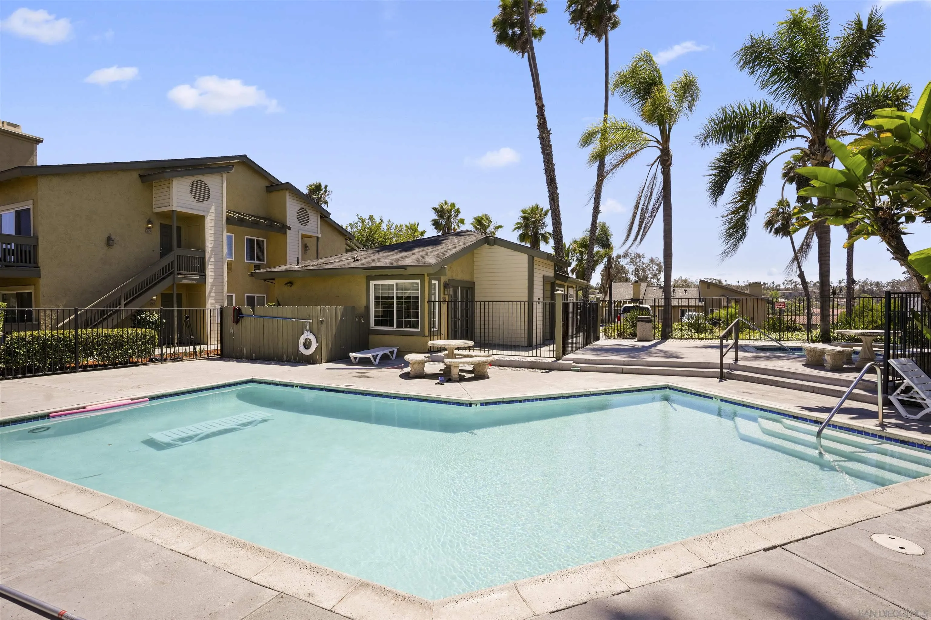 https://cdn.realtyfeed.com/cdn/127/260015840/67e144f69f362e0a64af9b49f6782fe4.webp