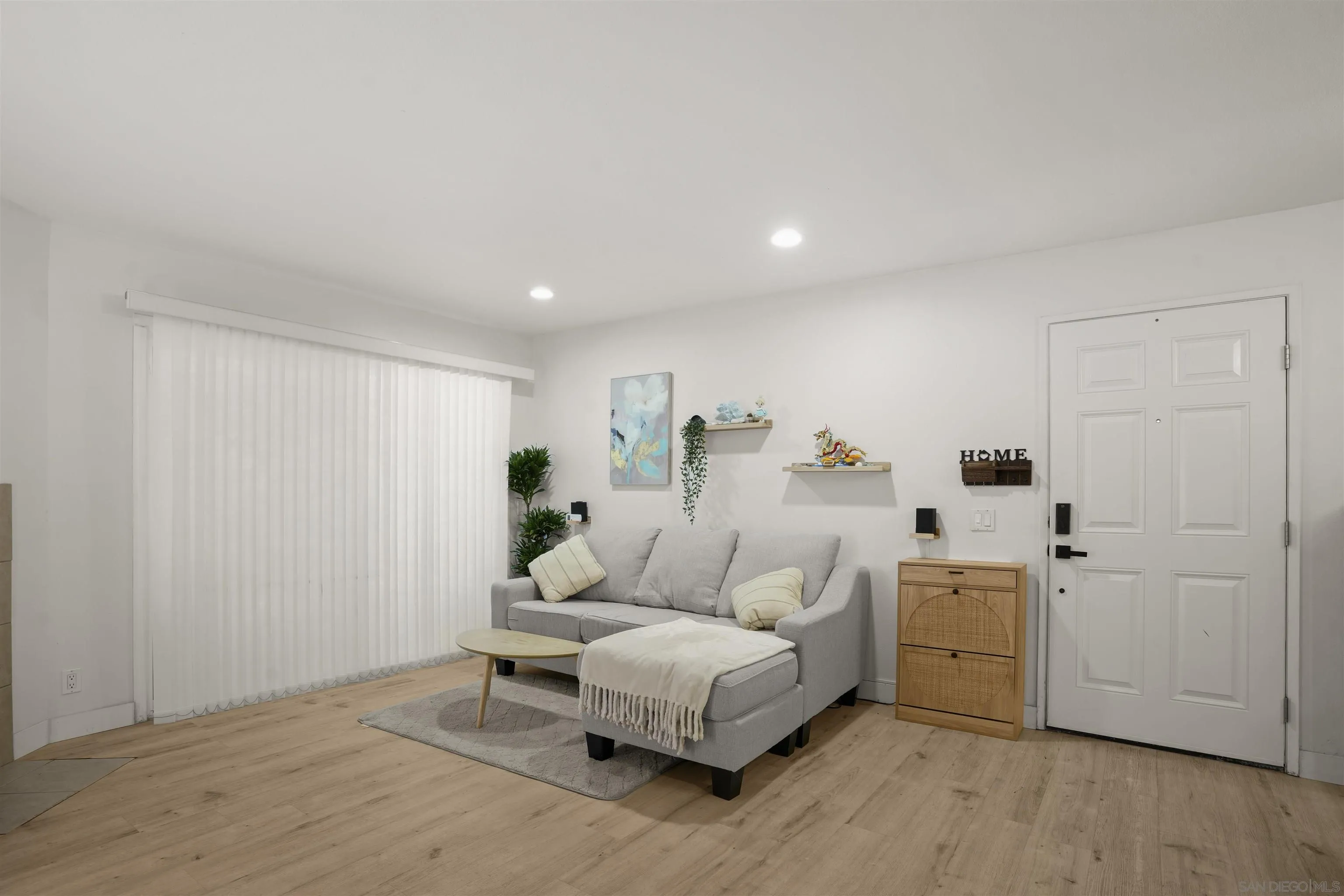 https://cdn.realtyfeed.com/cdn/127/260015840/cbe5cb8679eaf75c772a1eb1646a5926.webp