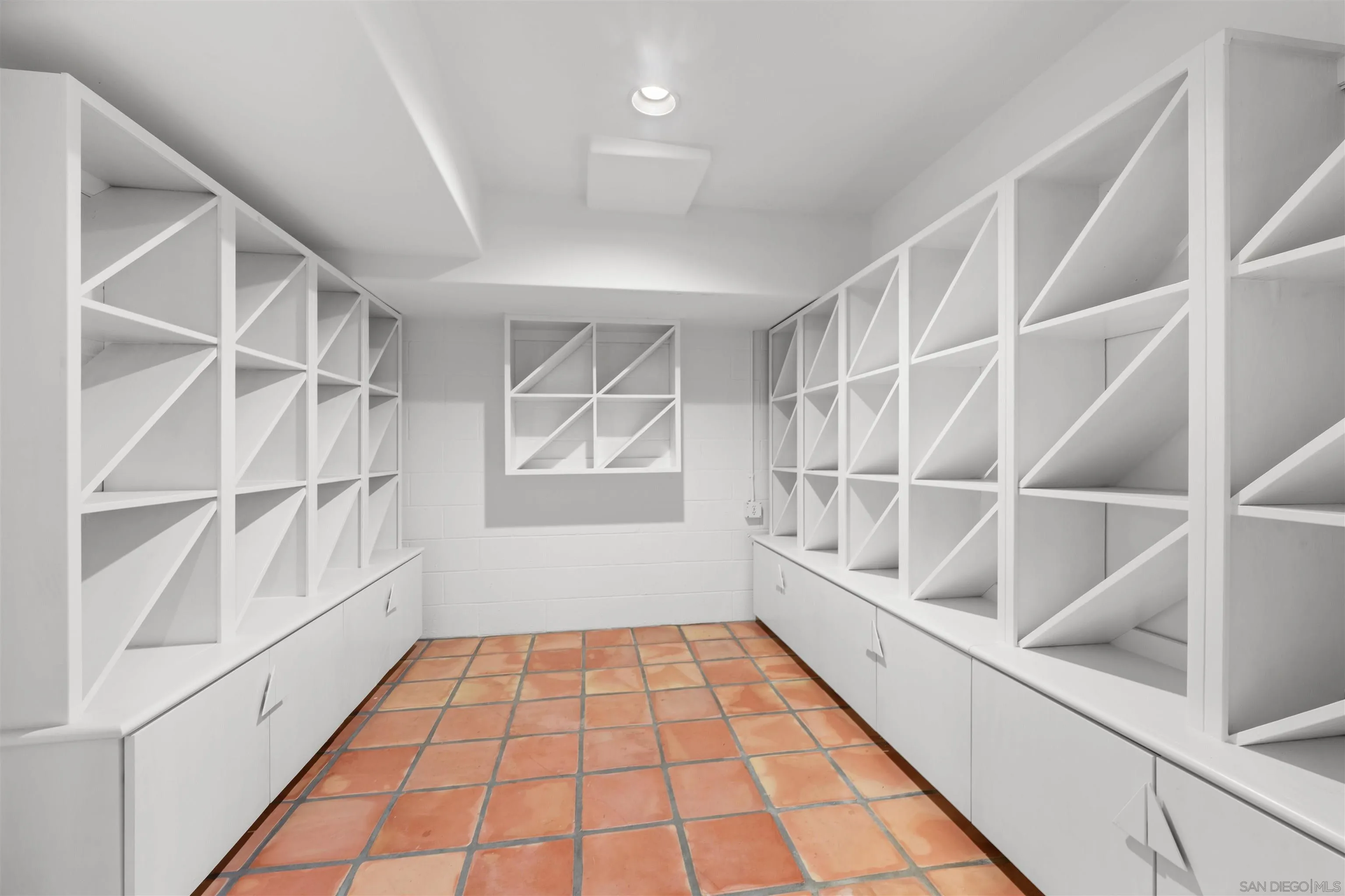 https://cdn.realtyfeed.com/cdn/127/260015844/43fd3c28837d0409e193989ac9edcca0.webp