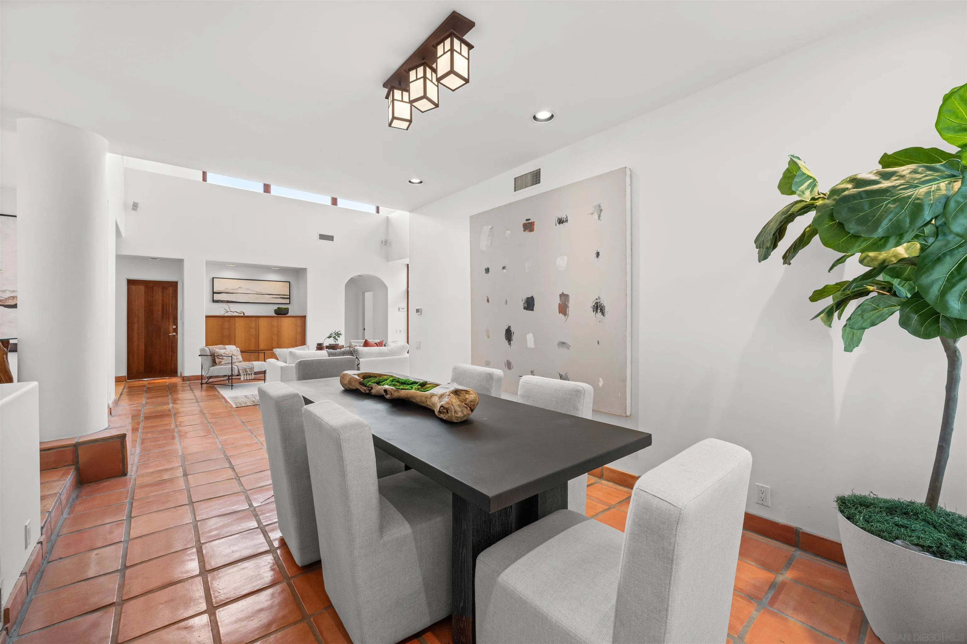 https://cdn.realtyfeed.com/cdn/127/260015844/8e63617d07863e526f7fedeffc36f197.webp