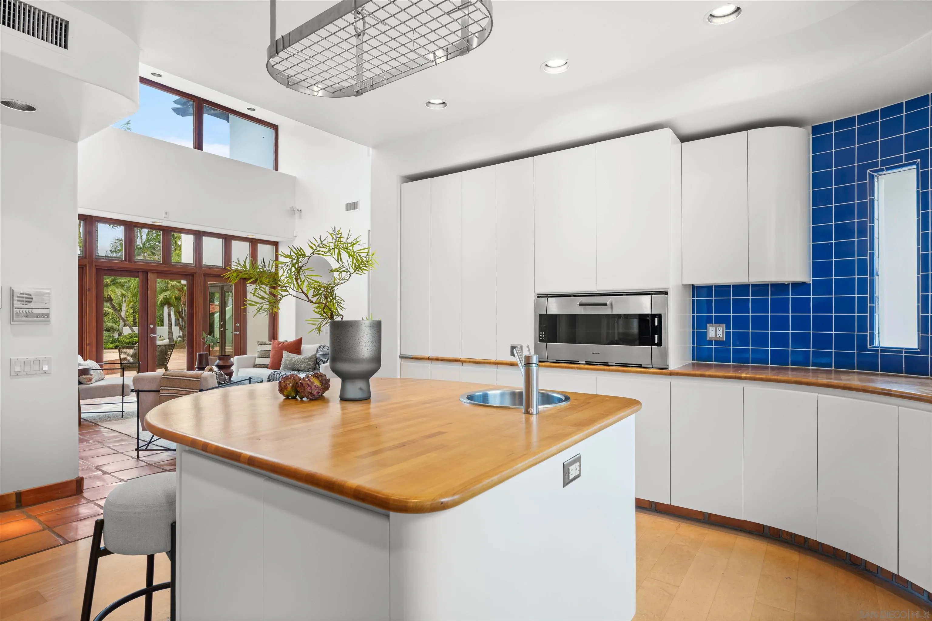 https://cdn.realtyfeed.com/cdn/127/260015844/ba64defc70ec63210dc738f2d298cc88.webp