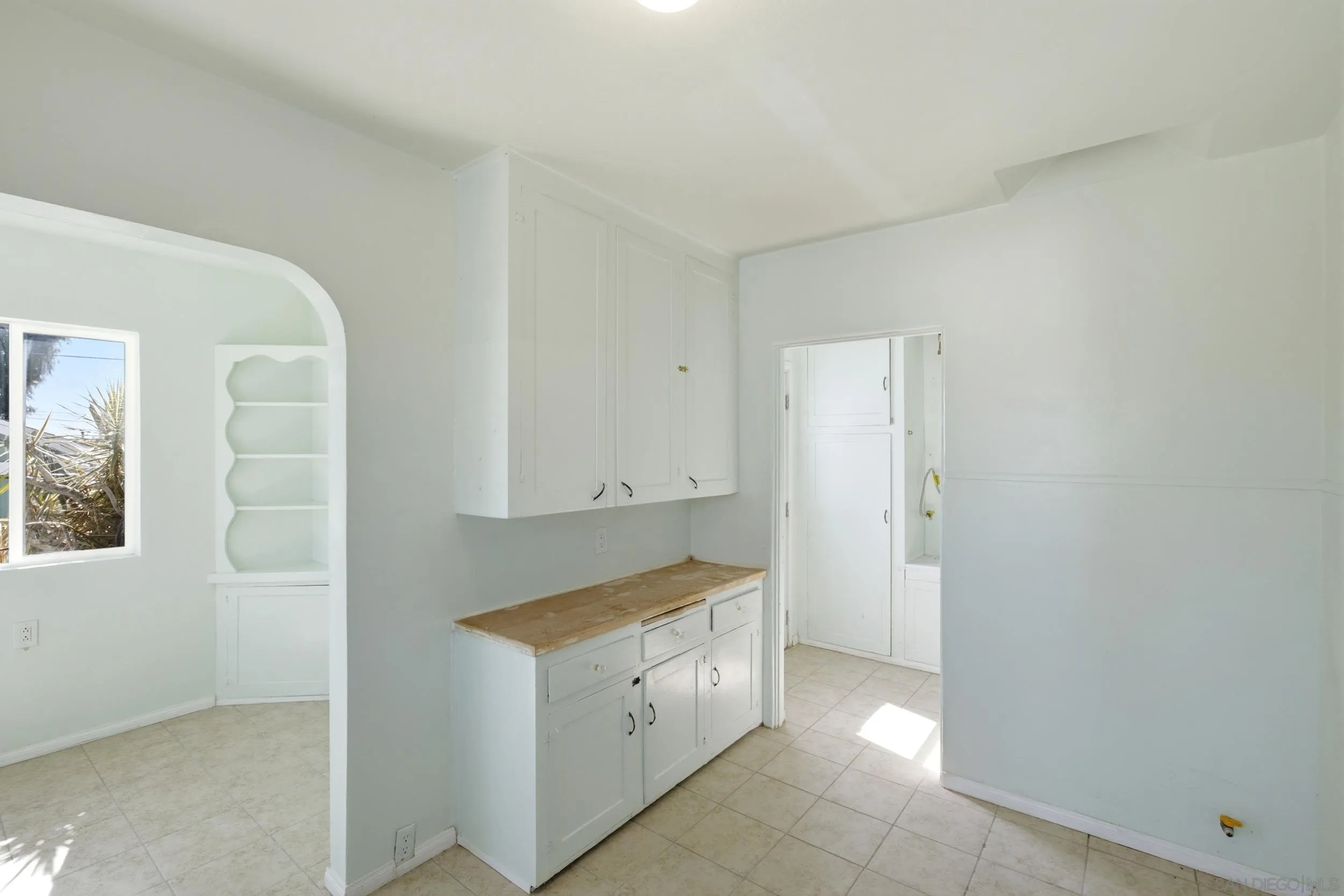 https://cdn.realtyfeed.com/cdn/127/260015845/0afe99b512948260ebfaba9fe7639cfe.webp