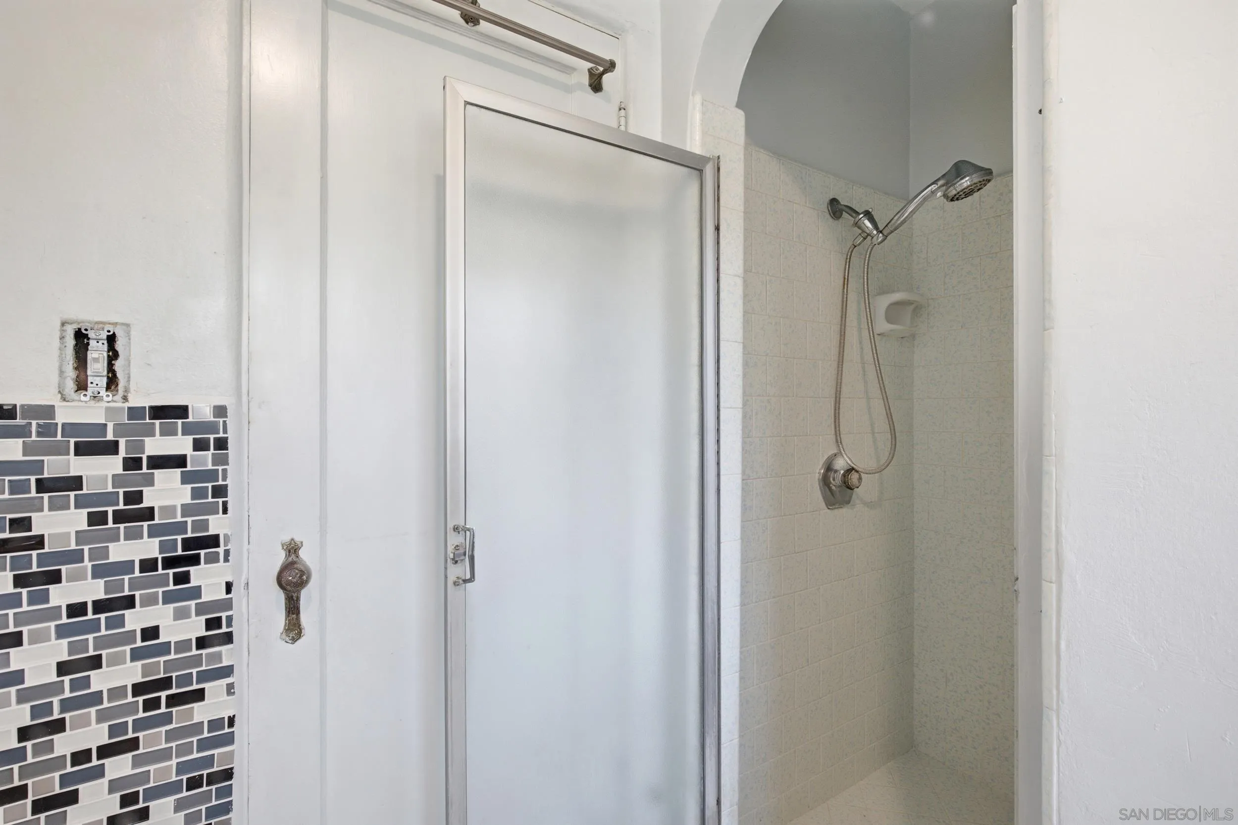 https://cdn.realtyfeed.com/cdn/127/260015845/2eab9a85e529ad503b7687067ba82cd4.webp