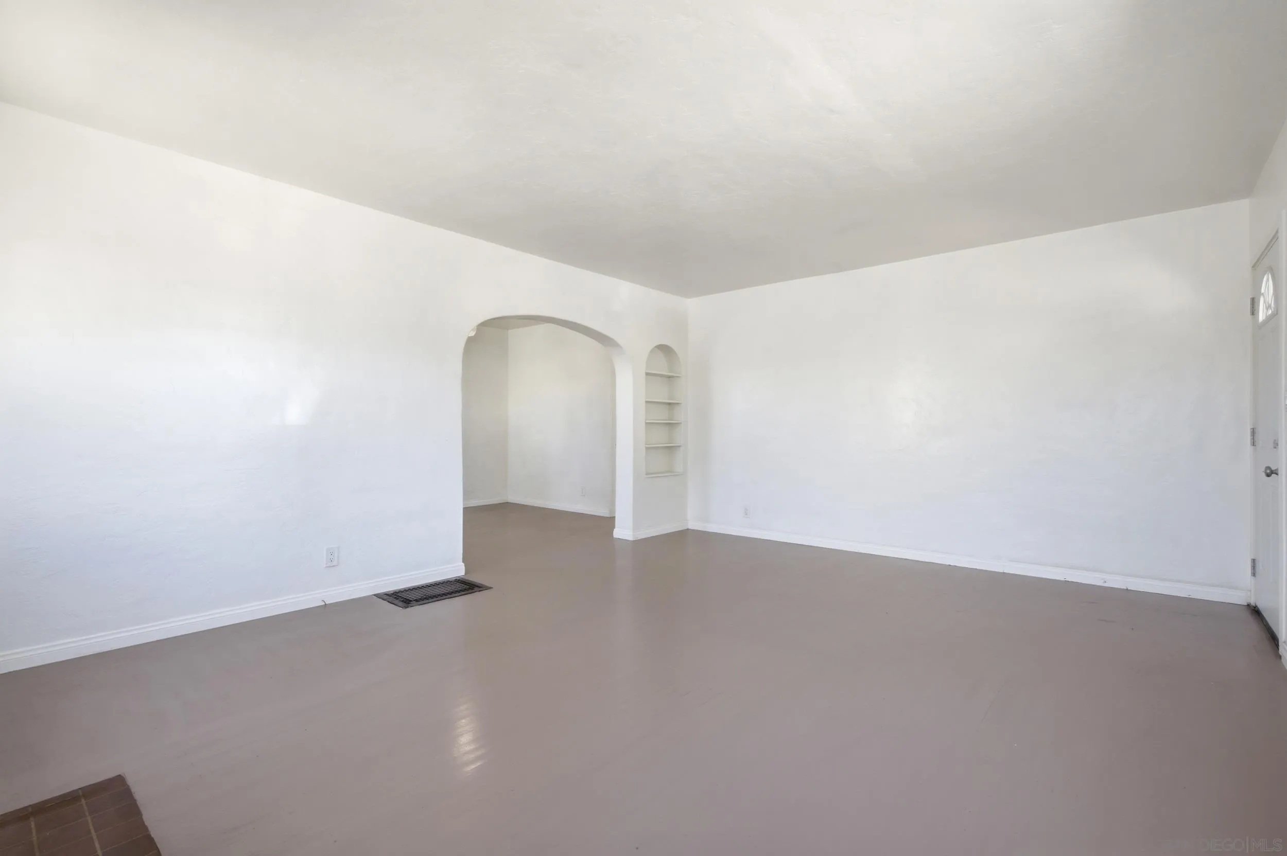 https://cdn.realtyfeed.com/cdn/127/260015845/5b0263ff40f40a6f1025849c24353c10.webp