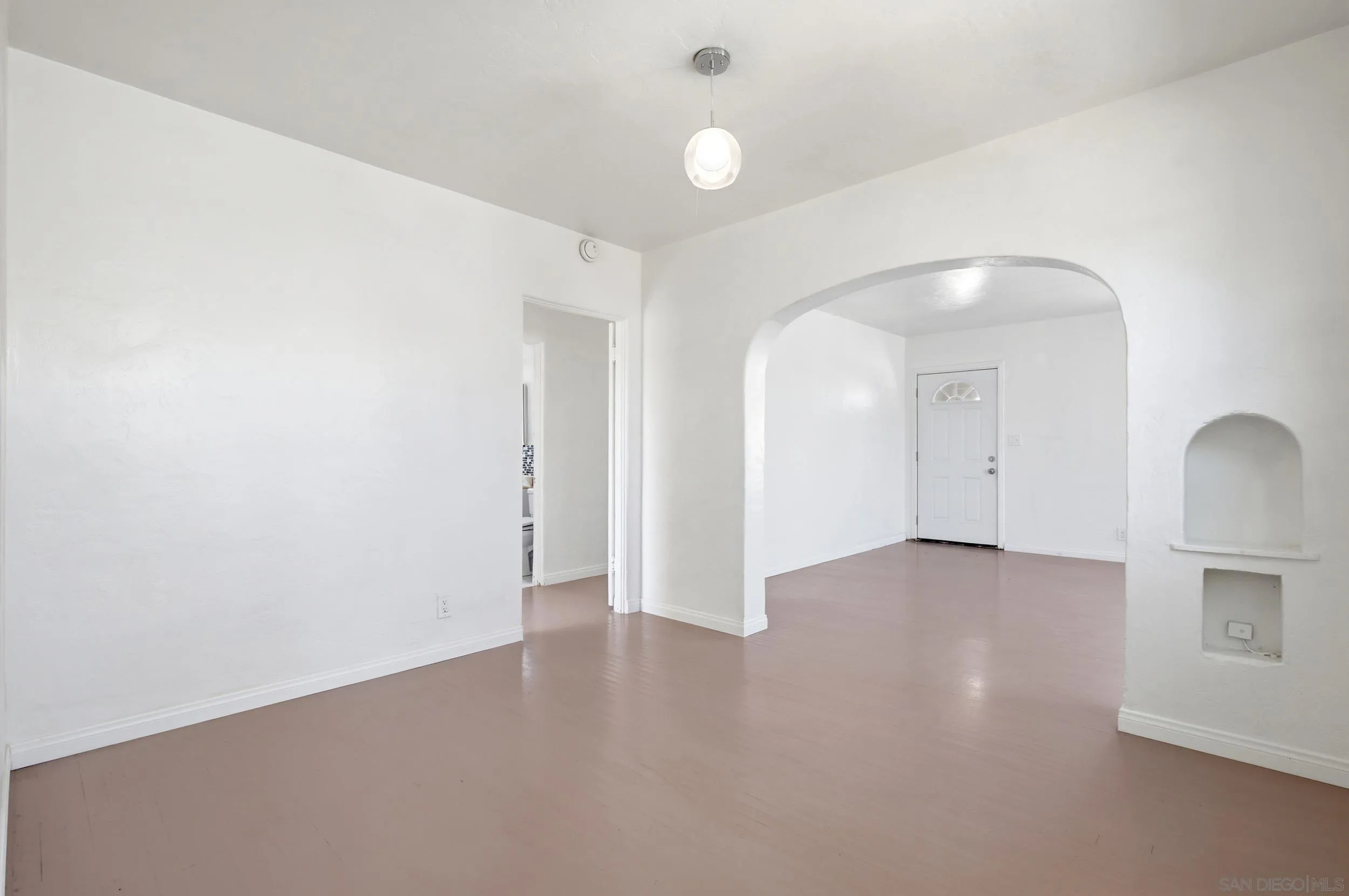 https://cdn.realtyfeed.com/cdn/127/260015845/99c81331ff08914b123207508cc32271.webp