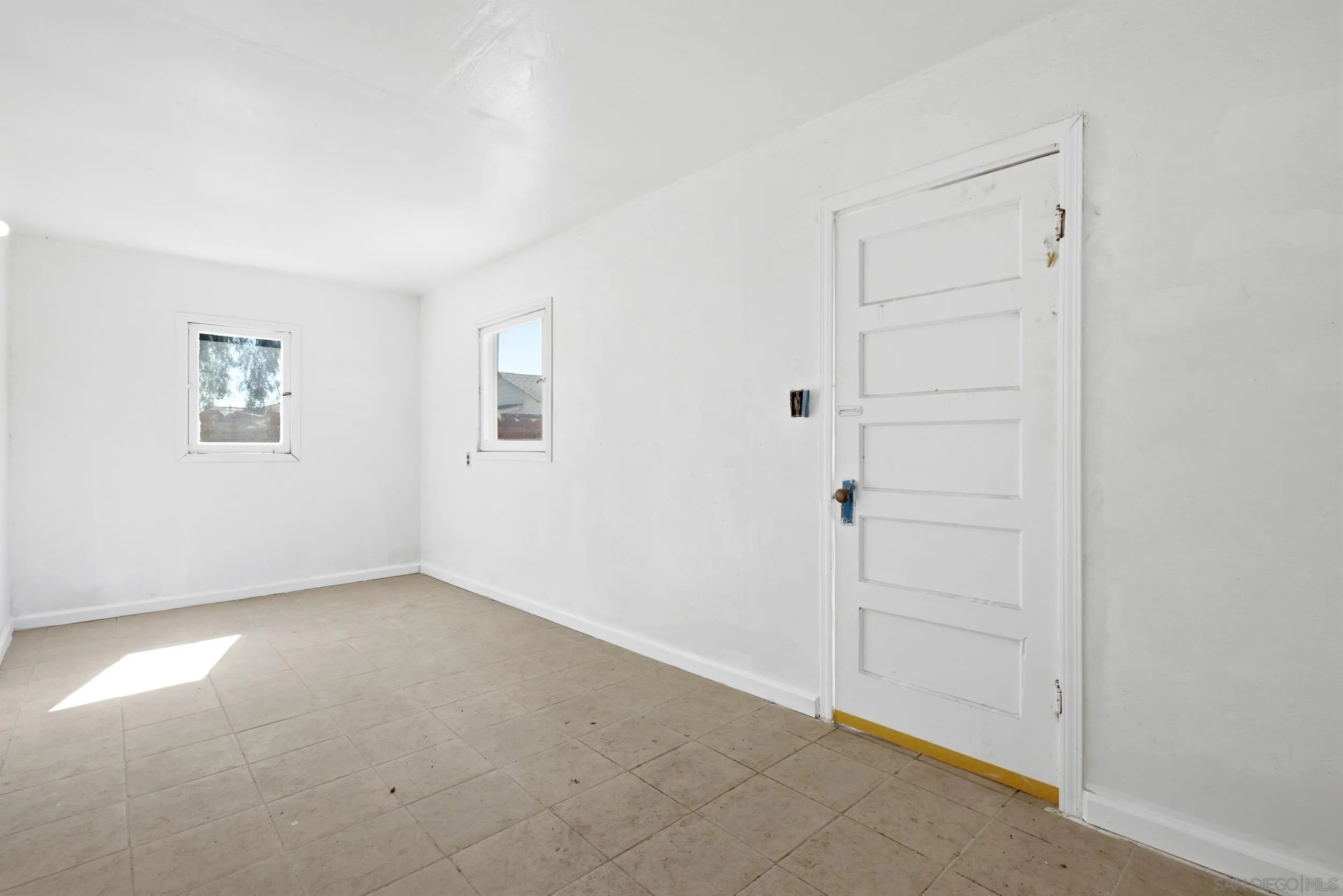 https://cdn.realtyfeed.com/cdn/127/260015845/a39affa02c617859dabe9d9a28087784.webp