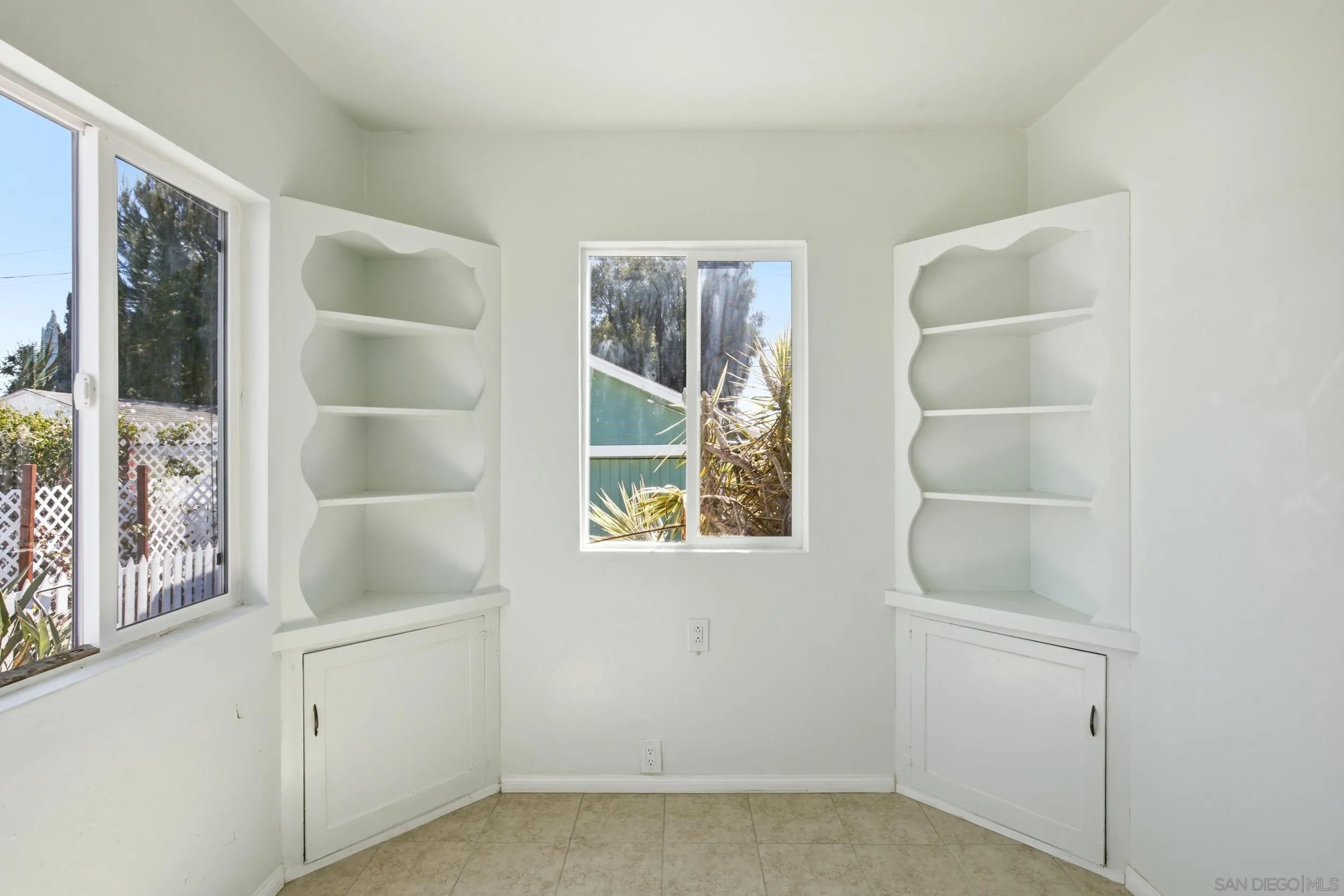 https://cdn.realtyfeed.com/cdn/127/260015845/a82666358cd1297abf2e96e543f248a6.webp