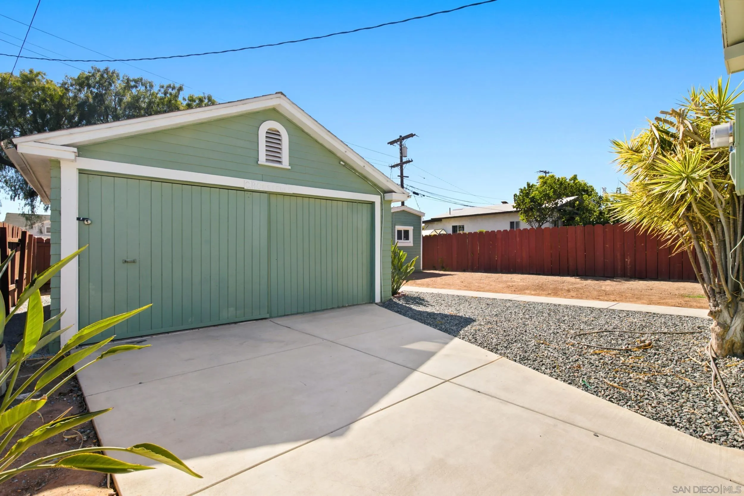 https://cdn.realtyfeed.com/cdn/127/260015845/b923a7865d2e1138782780287bf5a504.webp