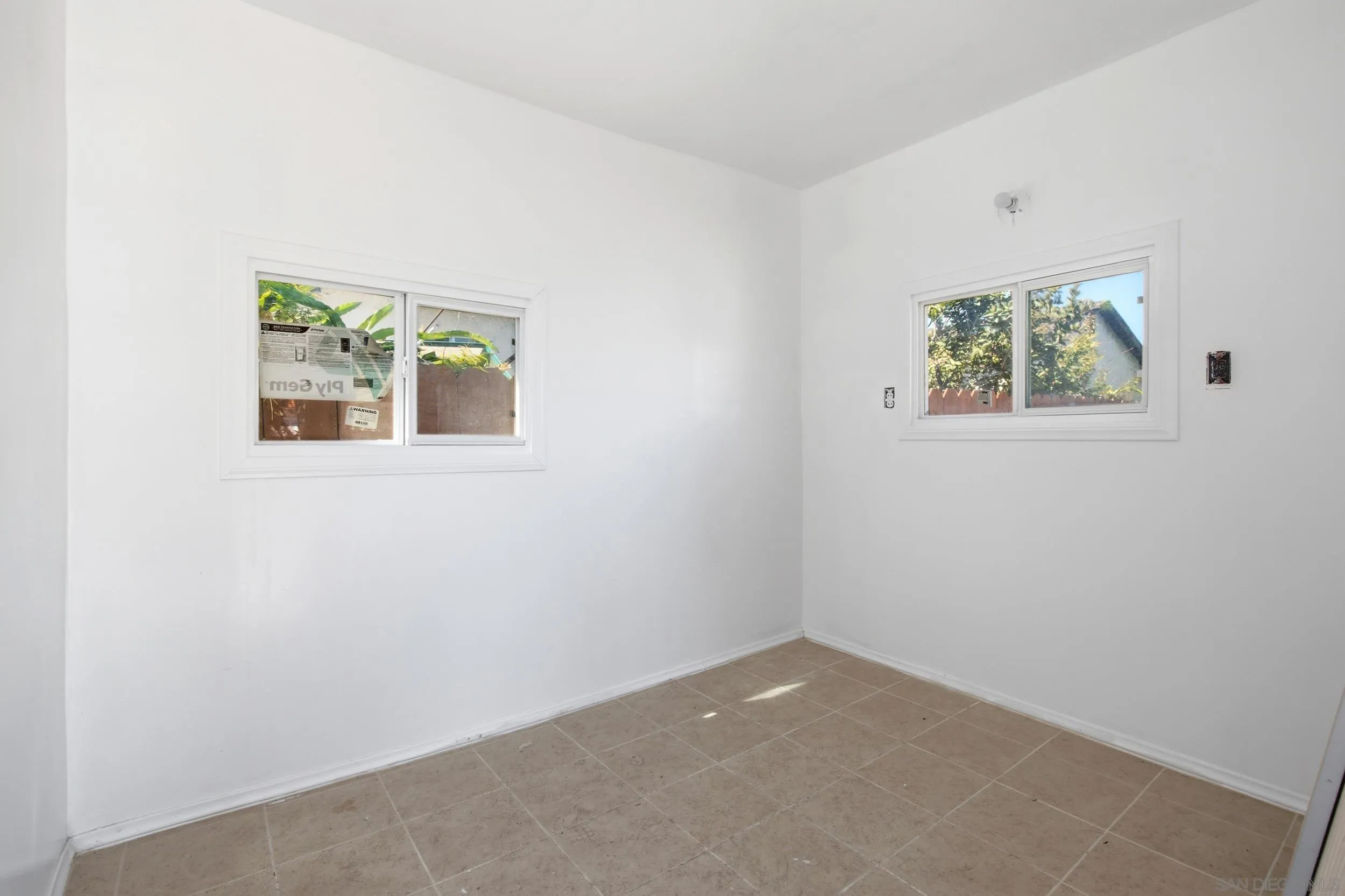 https://cdn.realtyfeed.com/cdn/127/260015845/c268970950bbdf943cf21df6f49f0a3f.webp